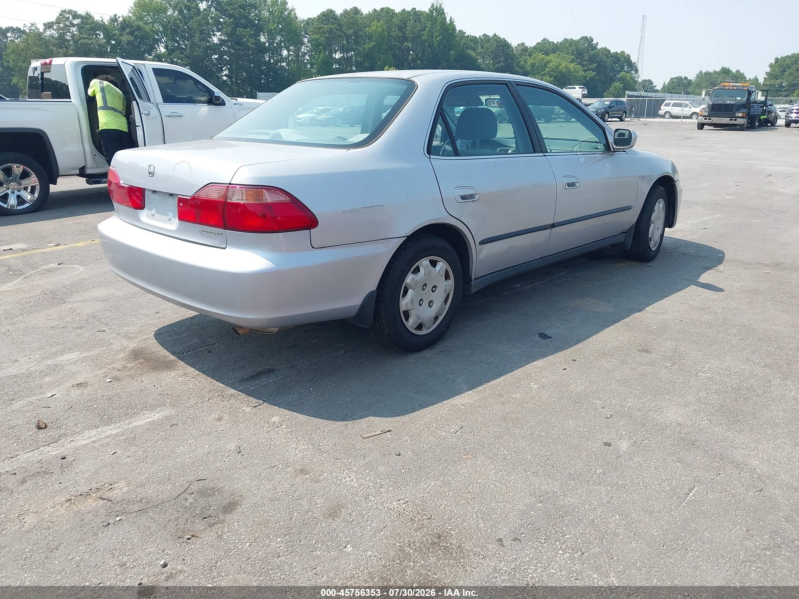 1999 Honda Accord Lx Silver vin: 1HGCG5644XA115920