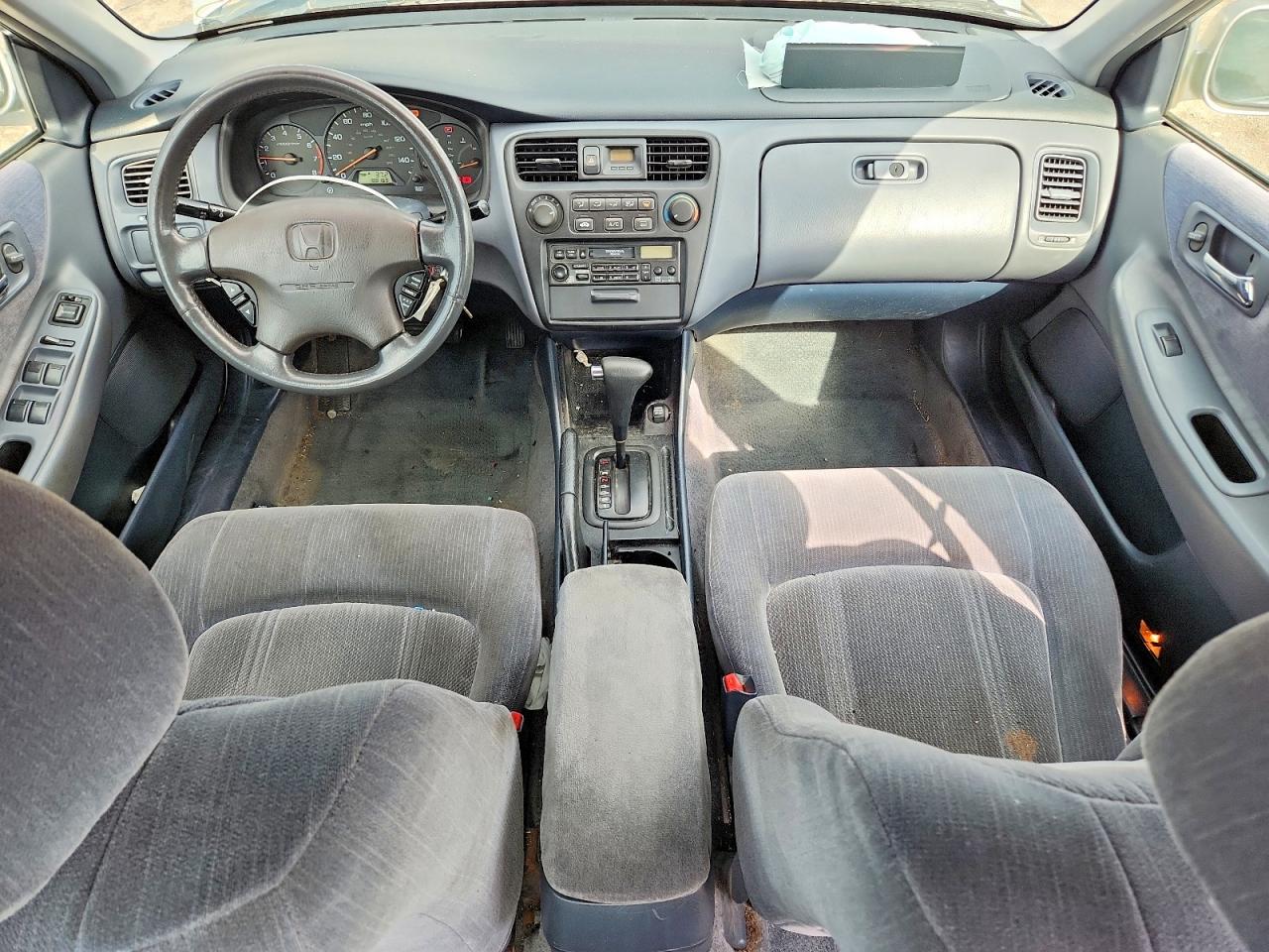 2000 Honda Accord Lx Silver vin: 1HGCG5644YA012496