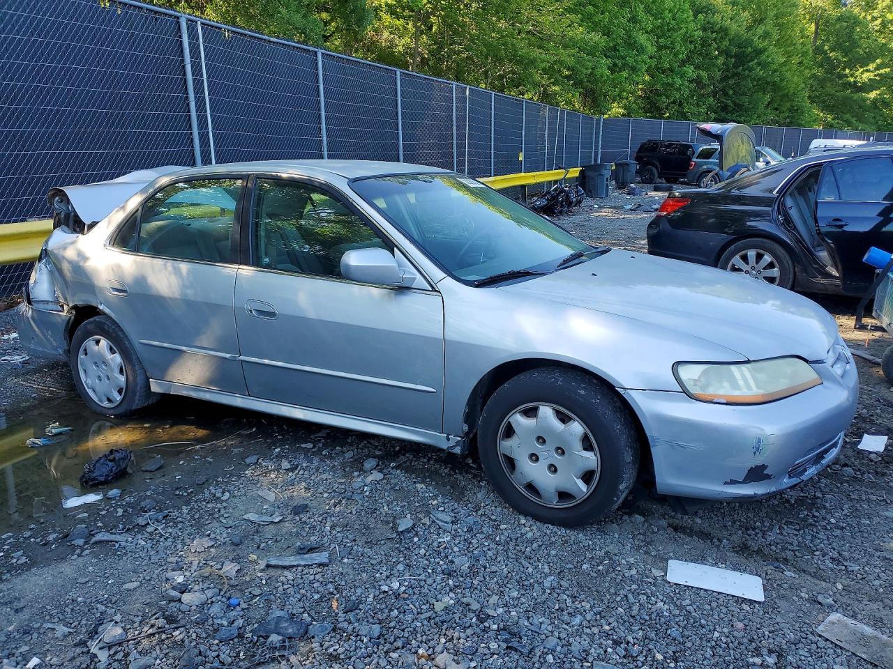2001 Honda Accord Lx Silver vin: 1HGCG56451A103038