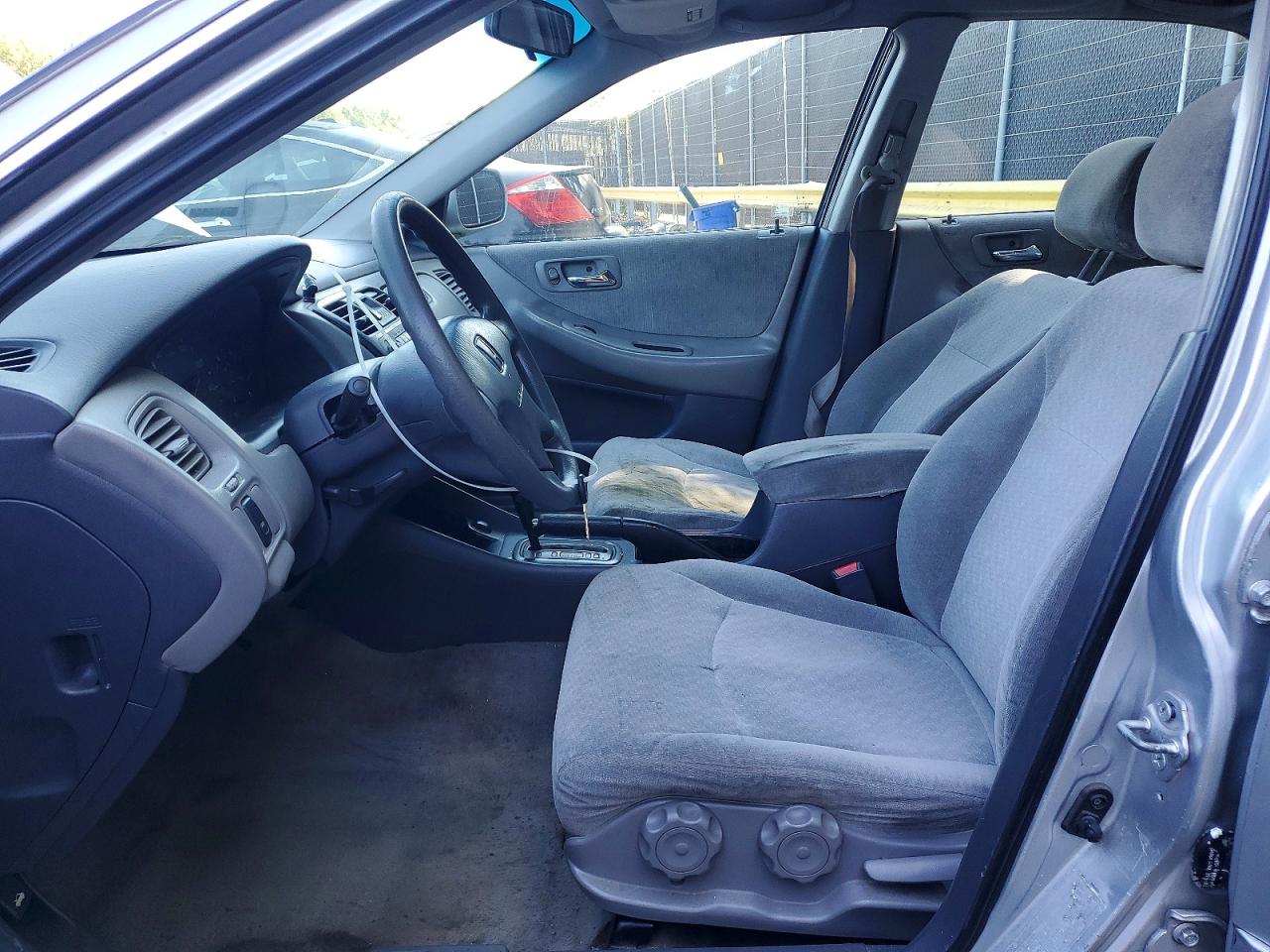 2001 Honda Accord Lx Silver vin: 1HGCG56451A103038