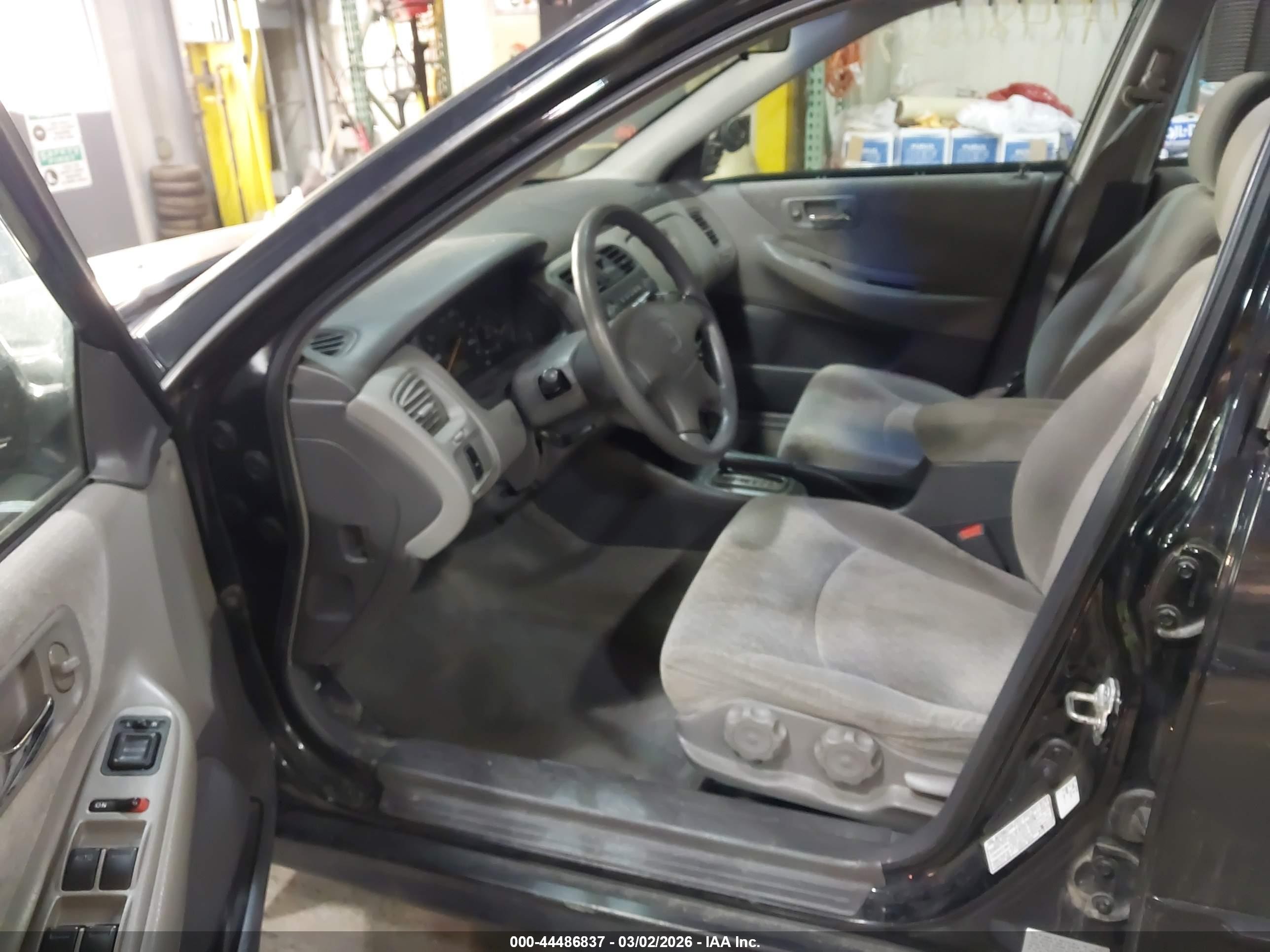 2002 Honda Accord 2.3 Lx Black vin: 1HGCG56452A003152