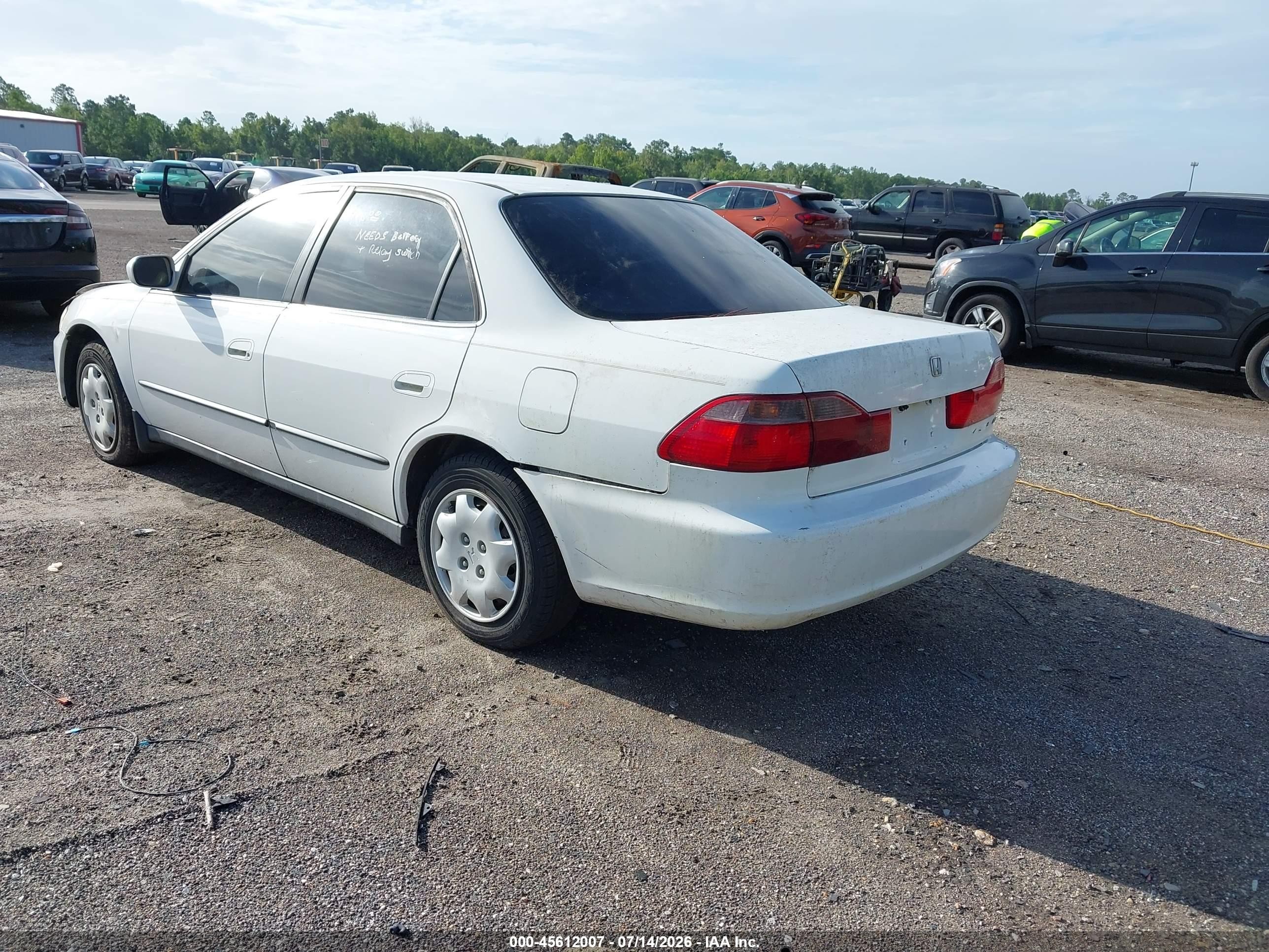 1998 Honda Accord Lx White vin: 1HGCG5645WA146401