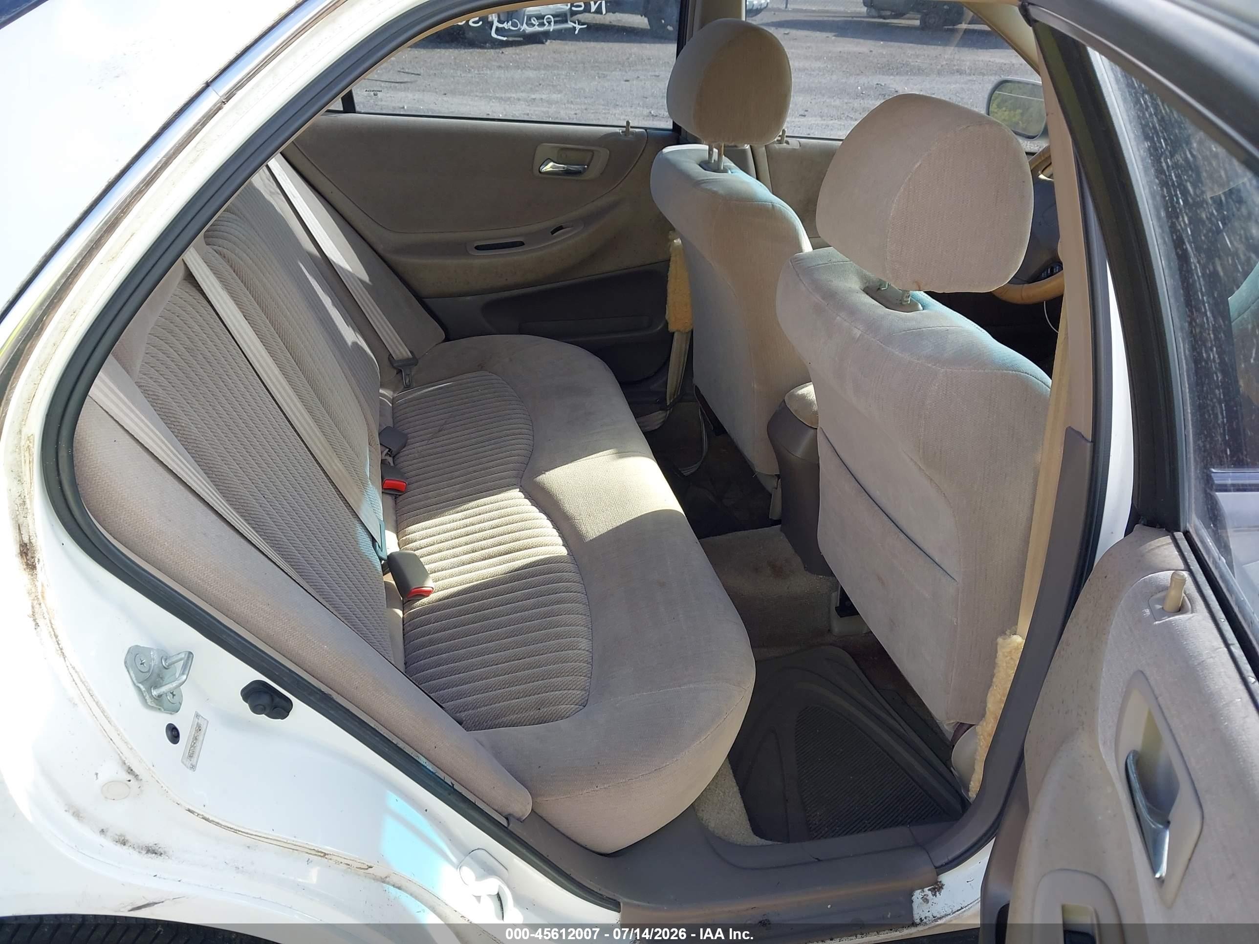 1998 Honda Accord Lx White vin: 1HGCG5645WA146401