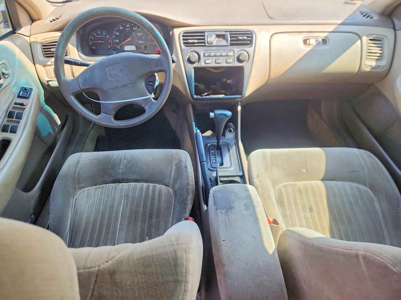 1998 Honda Accord Lx Silver vin: 1HGCG5645WA256106