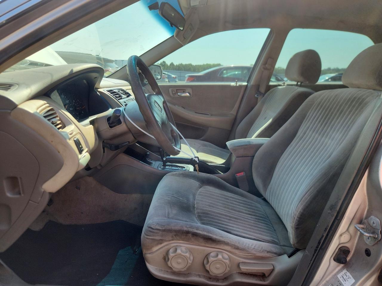 1998 Honda Accord Lx Silver vin: 1HGCG5645WA256106