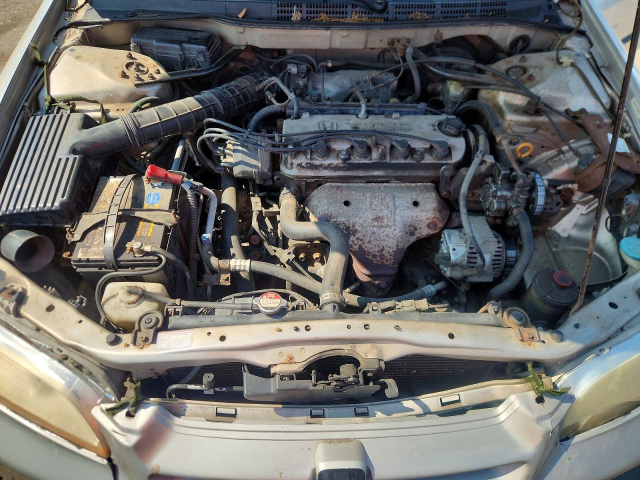 1998 Honda Accord Lx Silver vin: 1HGCG5645WA256106