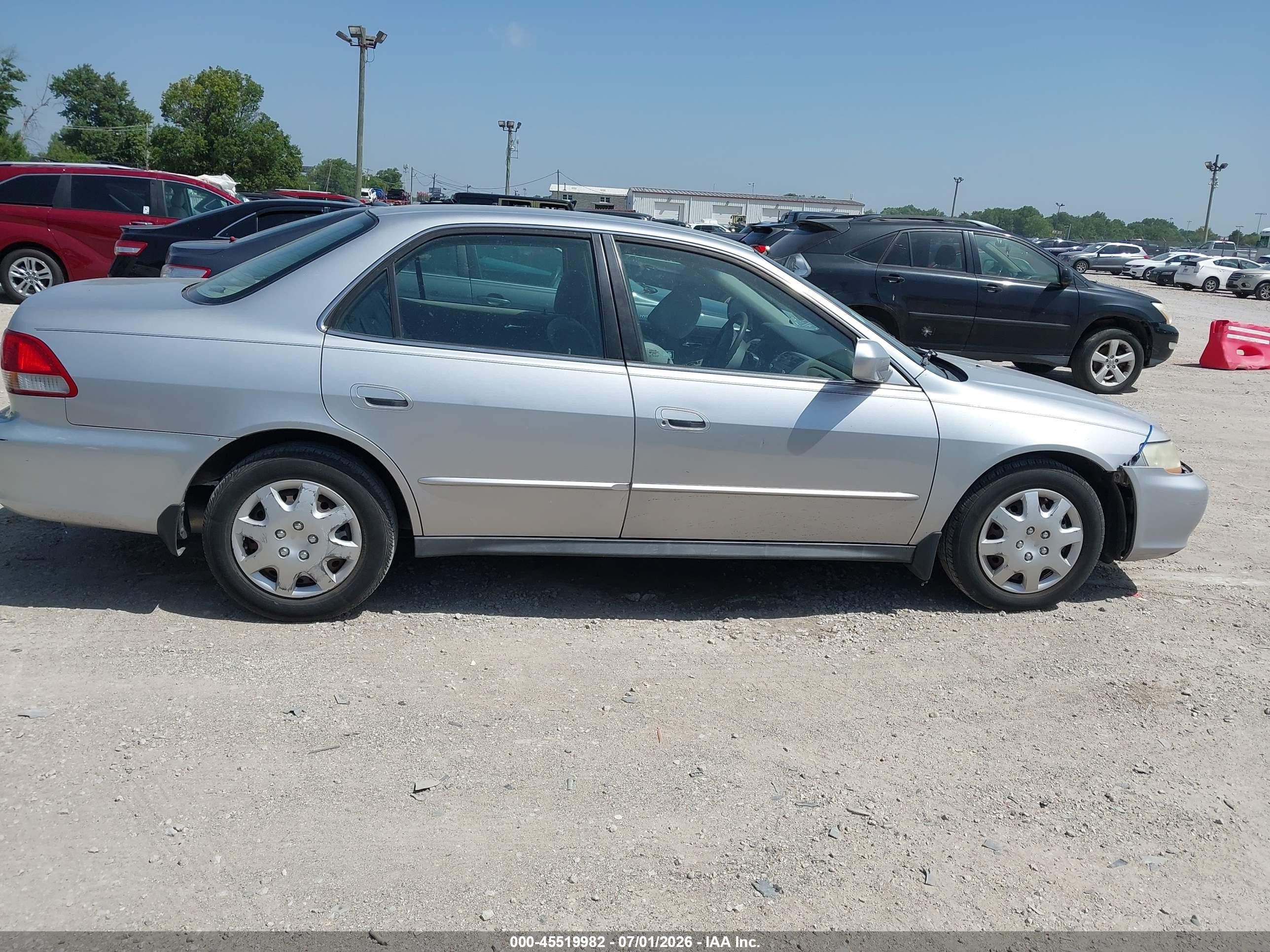 2002 Honda Accord Lx Silver vin: 1HGCG56462A079429