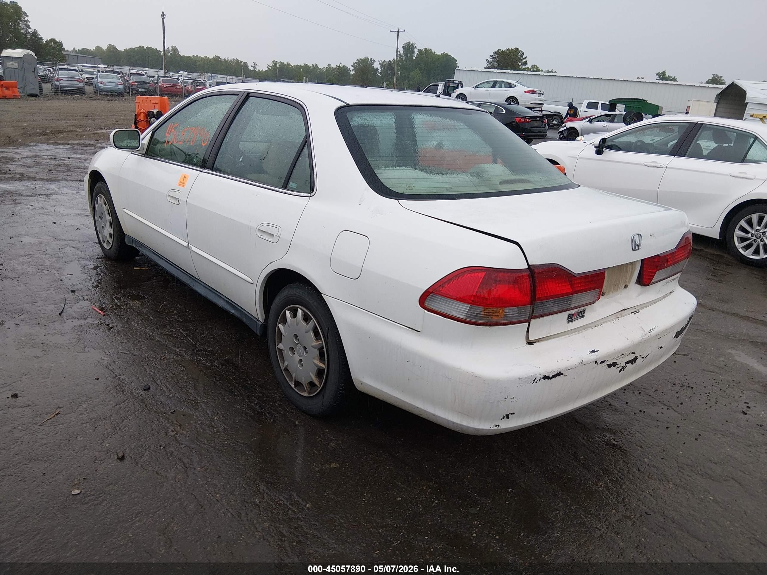 2002 Honda Accord 2.3 Lx White vin: 1HGCG56462A164402