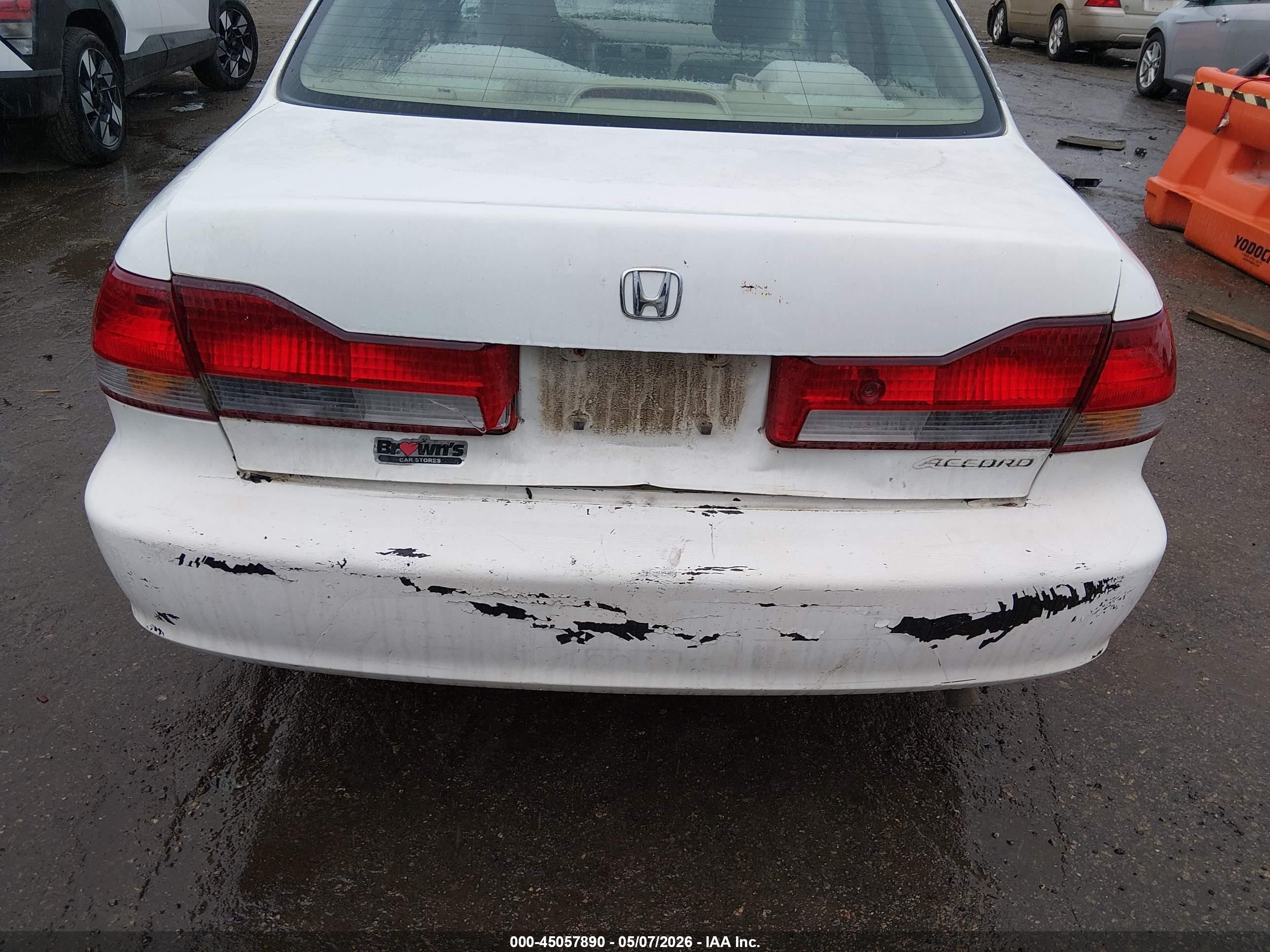 2002 Honda Accord 2.3 Lx White vin: 1HGCG56462A164402