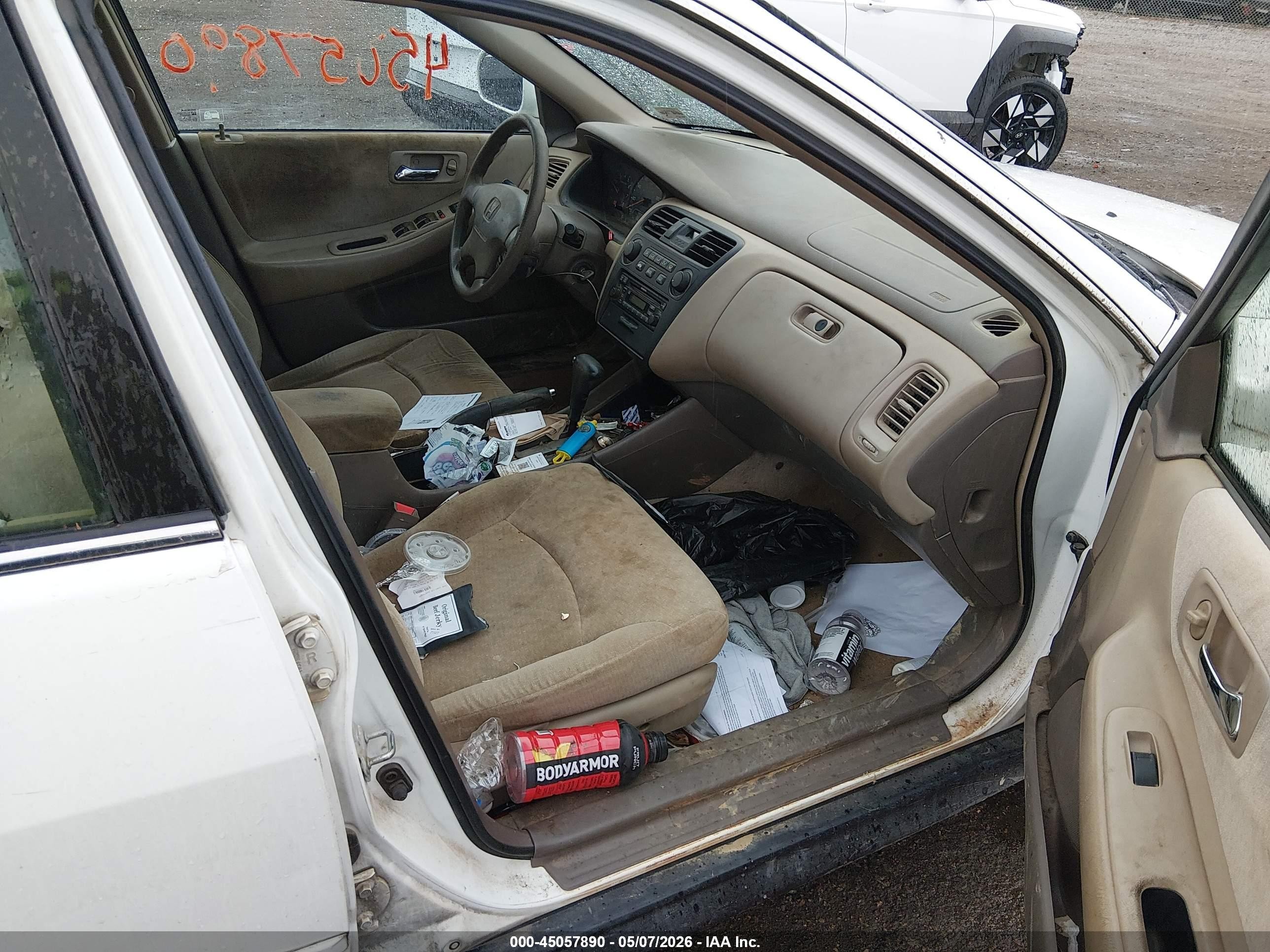 2002 Honda Accord 2.3 Lx White vin: 1HGCG56462A164402