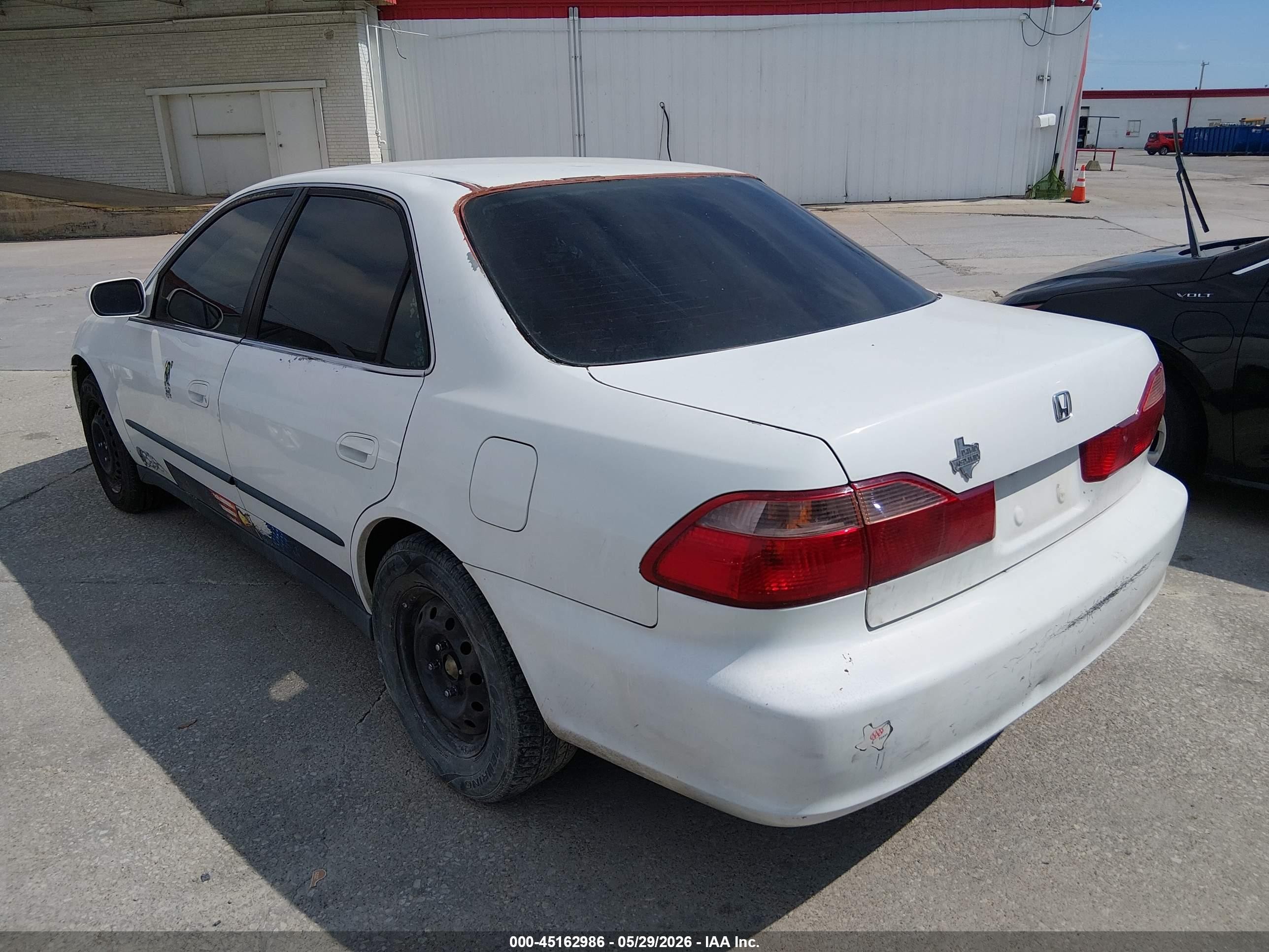 1998 Honda Accord Lx White vin: 1HGCG5646WA037011