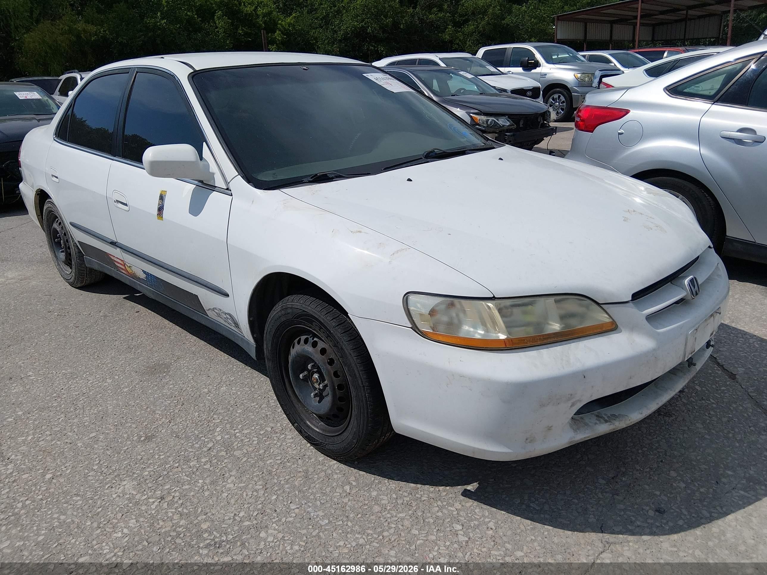 1998 Honda Accord Lx White vin: 1HGCG5646WA037011