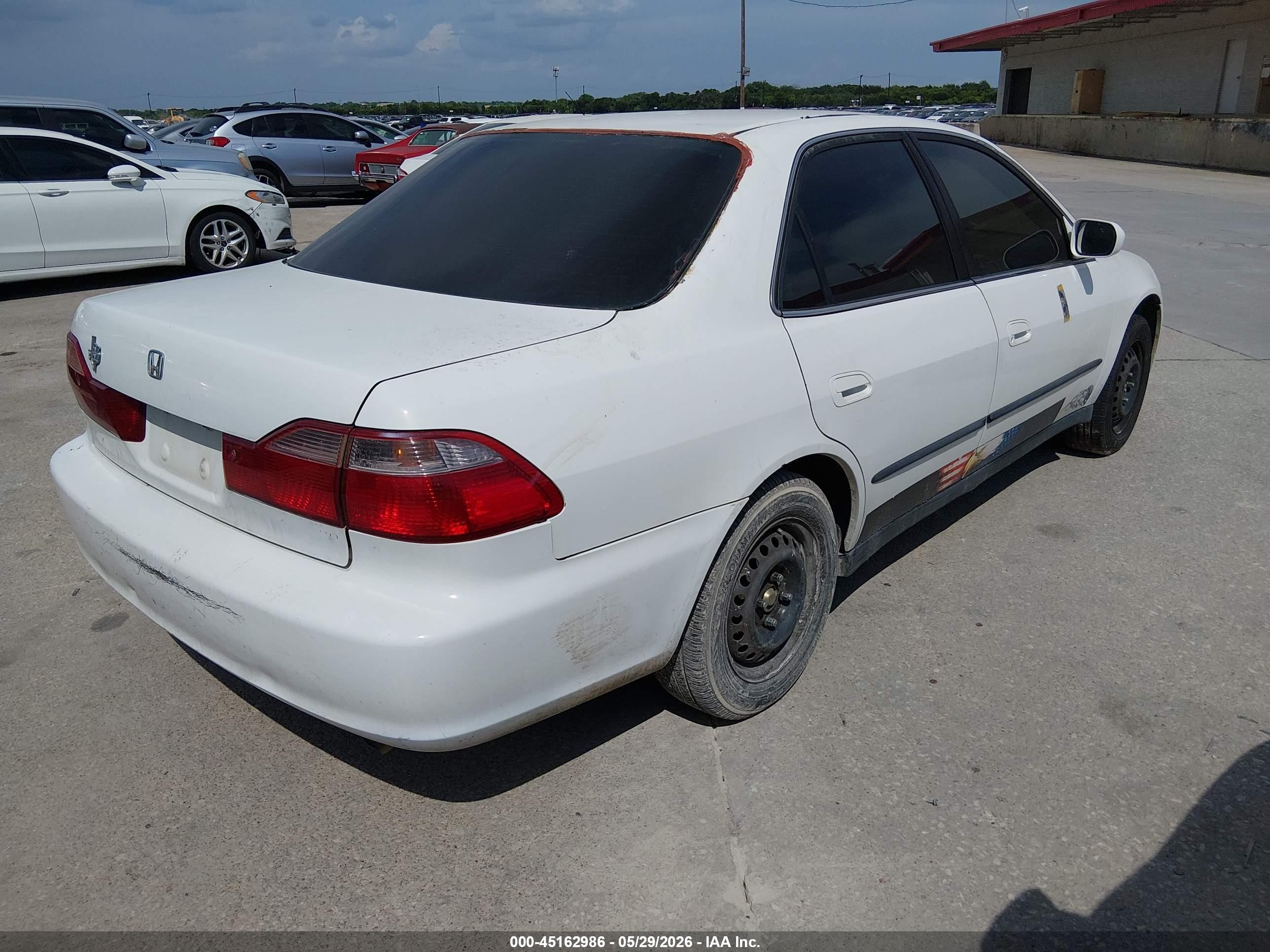 1998 Honda Accord Lx White vin: 1HGCG5646WA037011