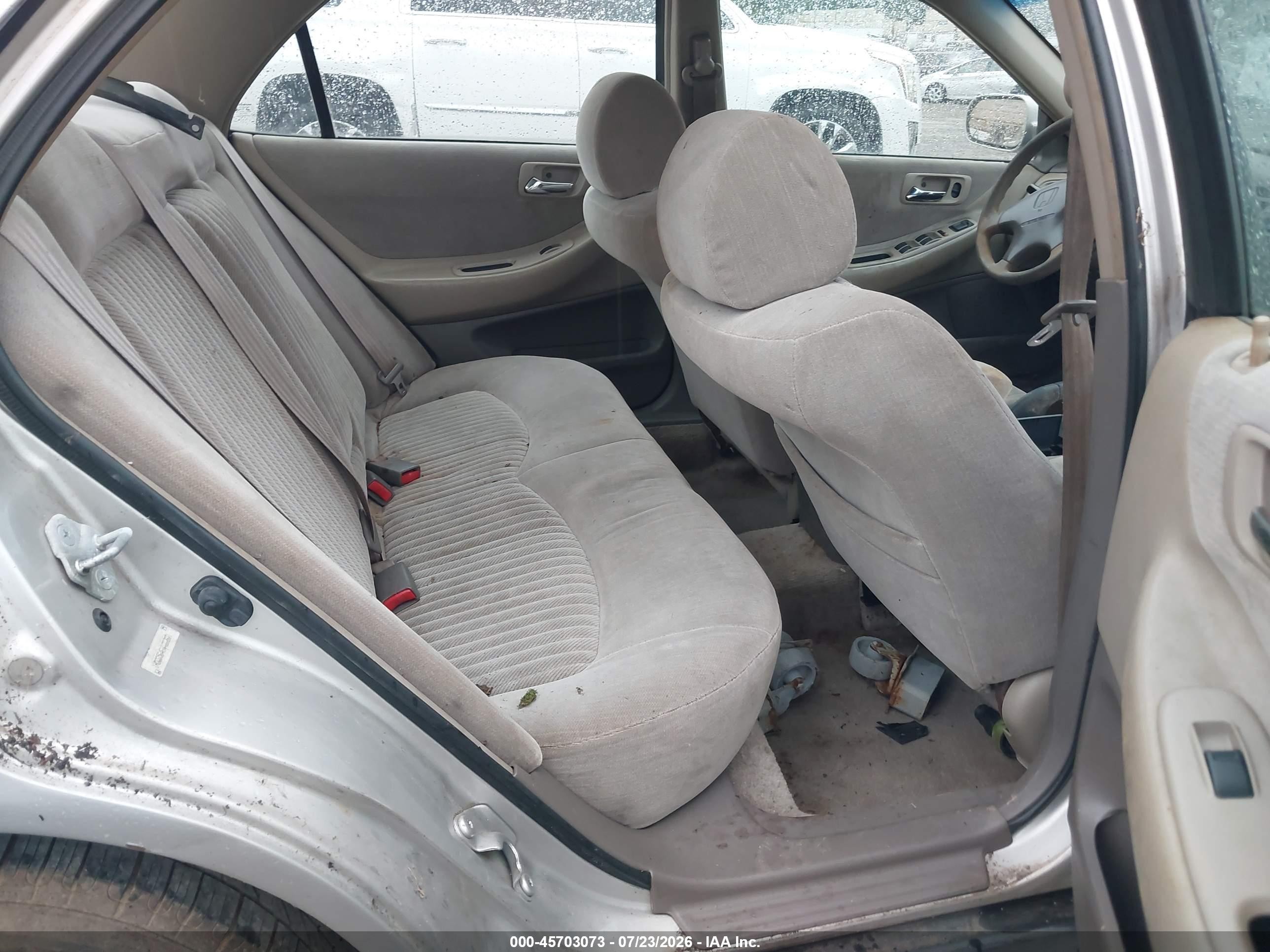 1998 Honda Accord Lx Champagne vin: 1HGCG5646WA222921