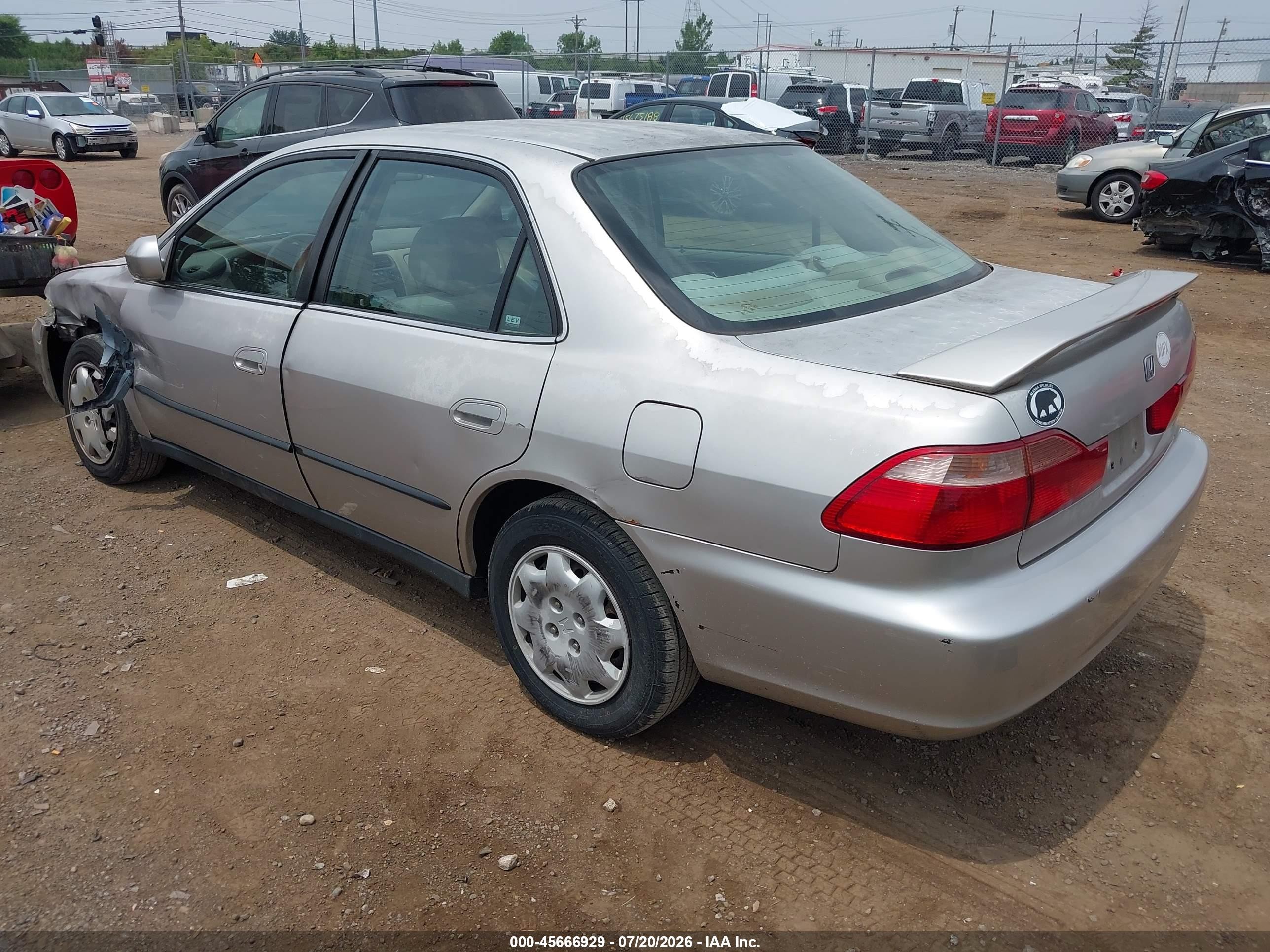1999 Honda Accord Lx Silver vin: 1HGCG5646XA040699