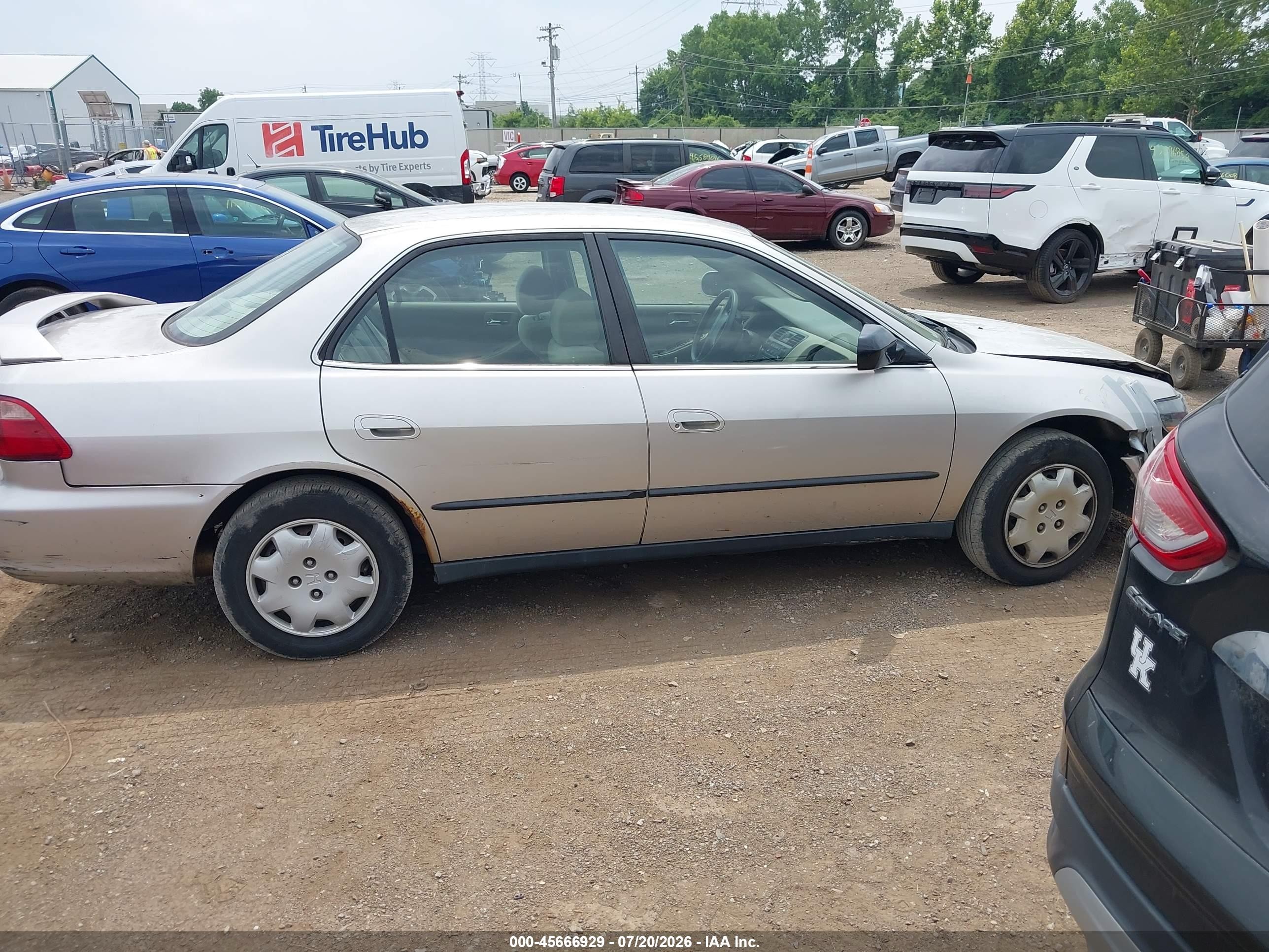 1999 Honda Accord Lx Silver vin: 1HGCG5646XA040699