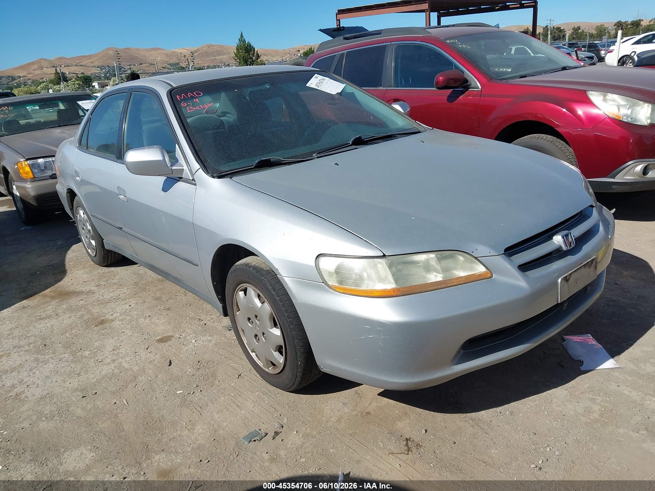 1HGCG5646YA003993