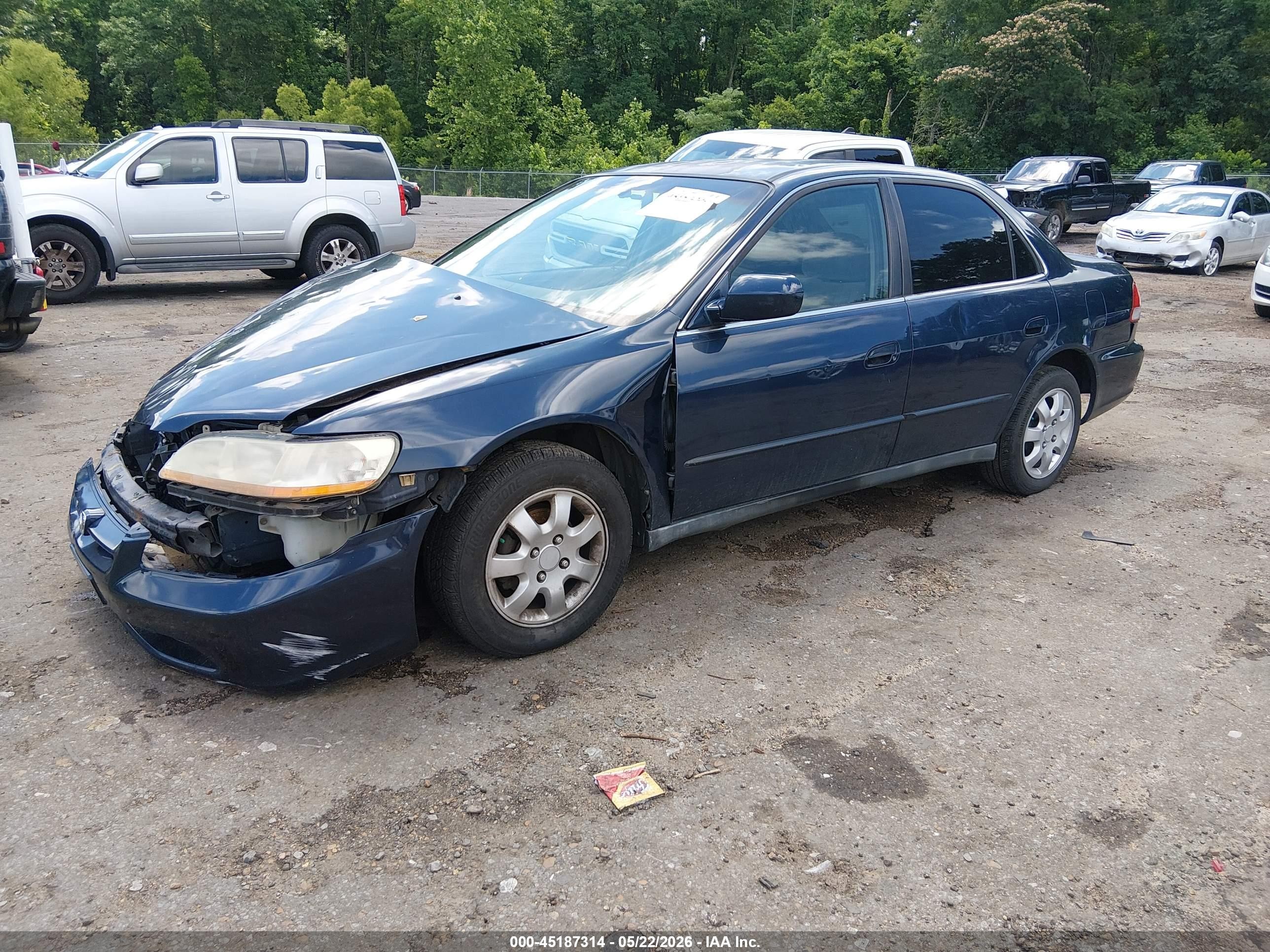 2000 Honda Accord 2.3 Lx Blue vin: 1HGCG5646YA008109