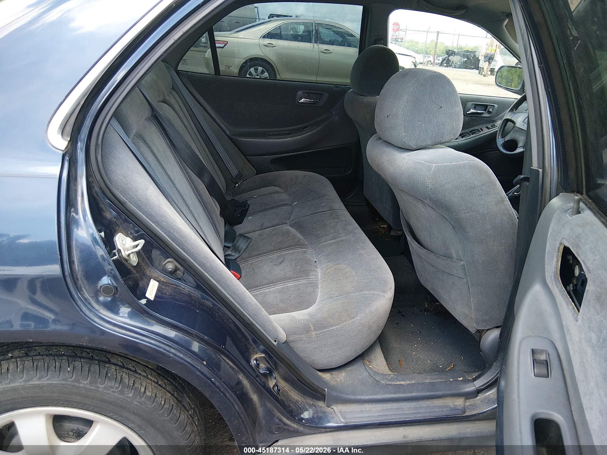 2000 Honda Accord 2.3 Lx Blue vin: 1HGCG5646YA008109