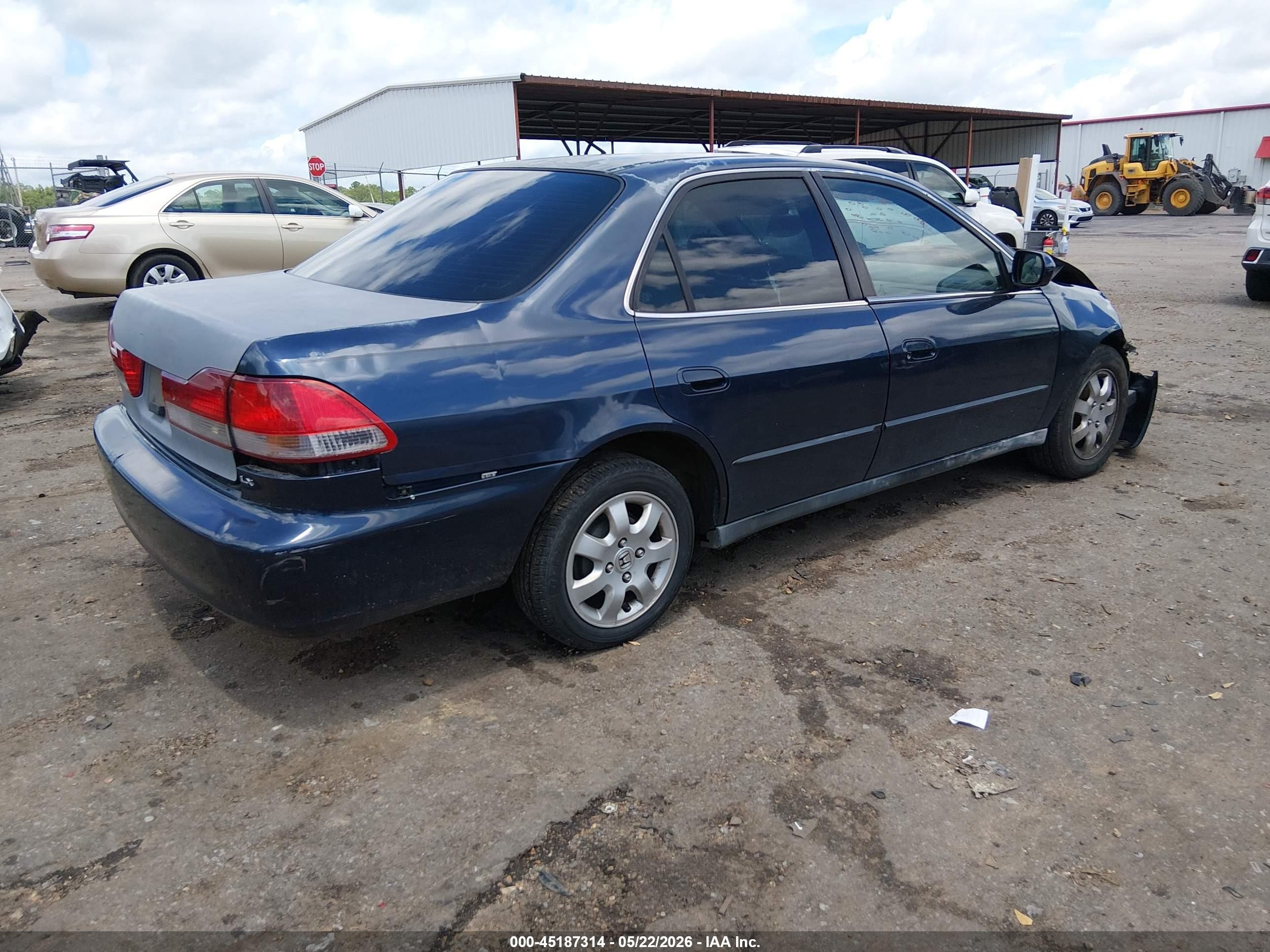 2000 Honda Accord 2.3 Lx Blue vin: 1HGCG5646YA008109