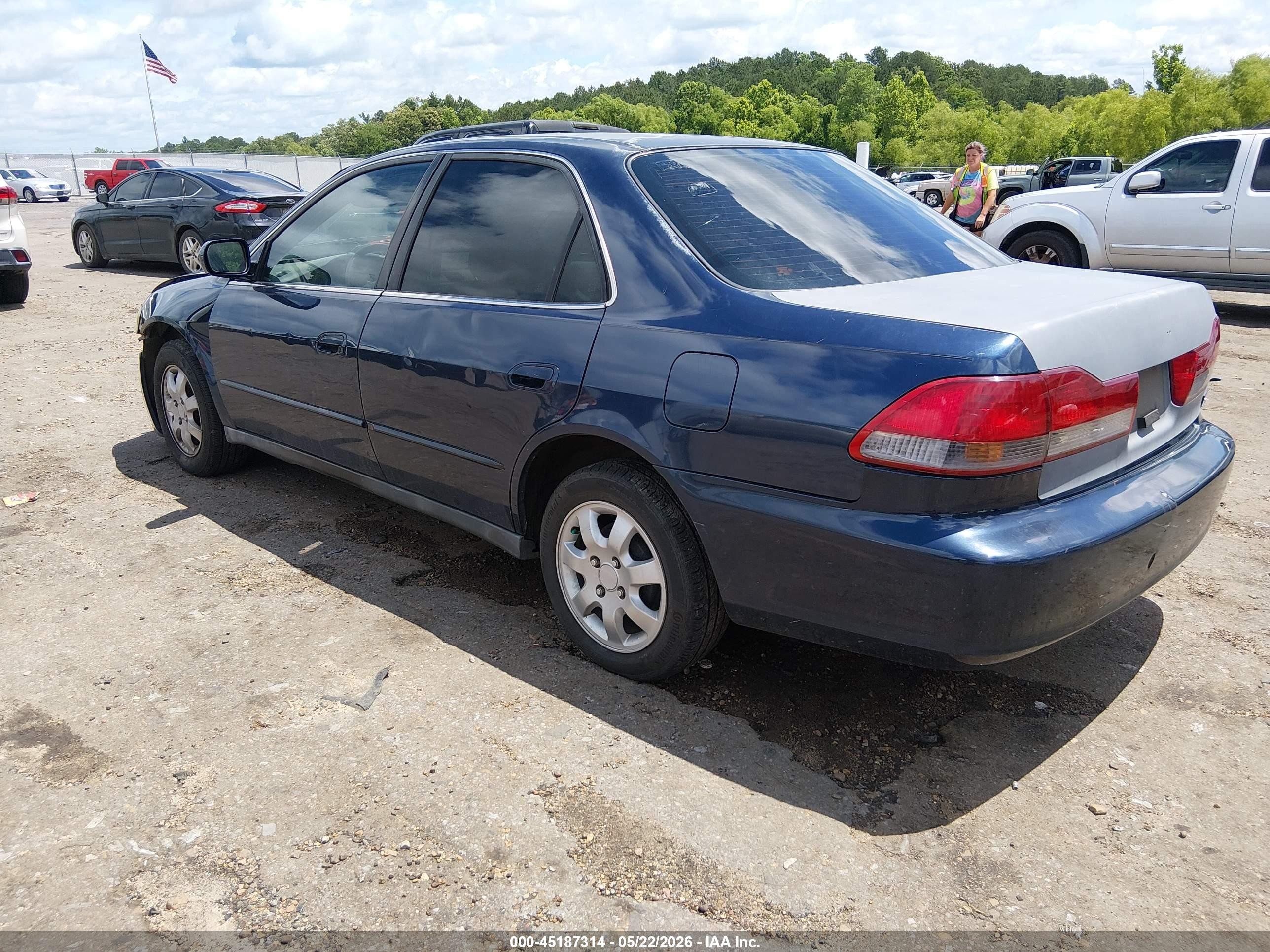 2000 Honda Accord 2.3 Lx Blue vin: 1HGCG5646YA008109