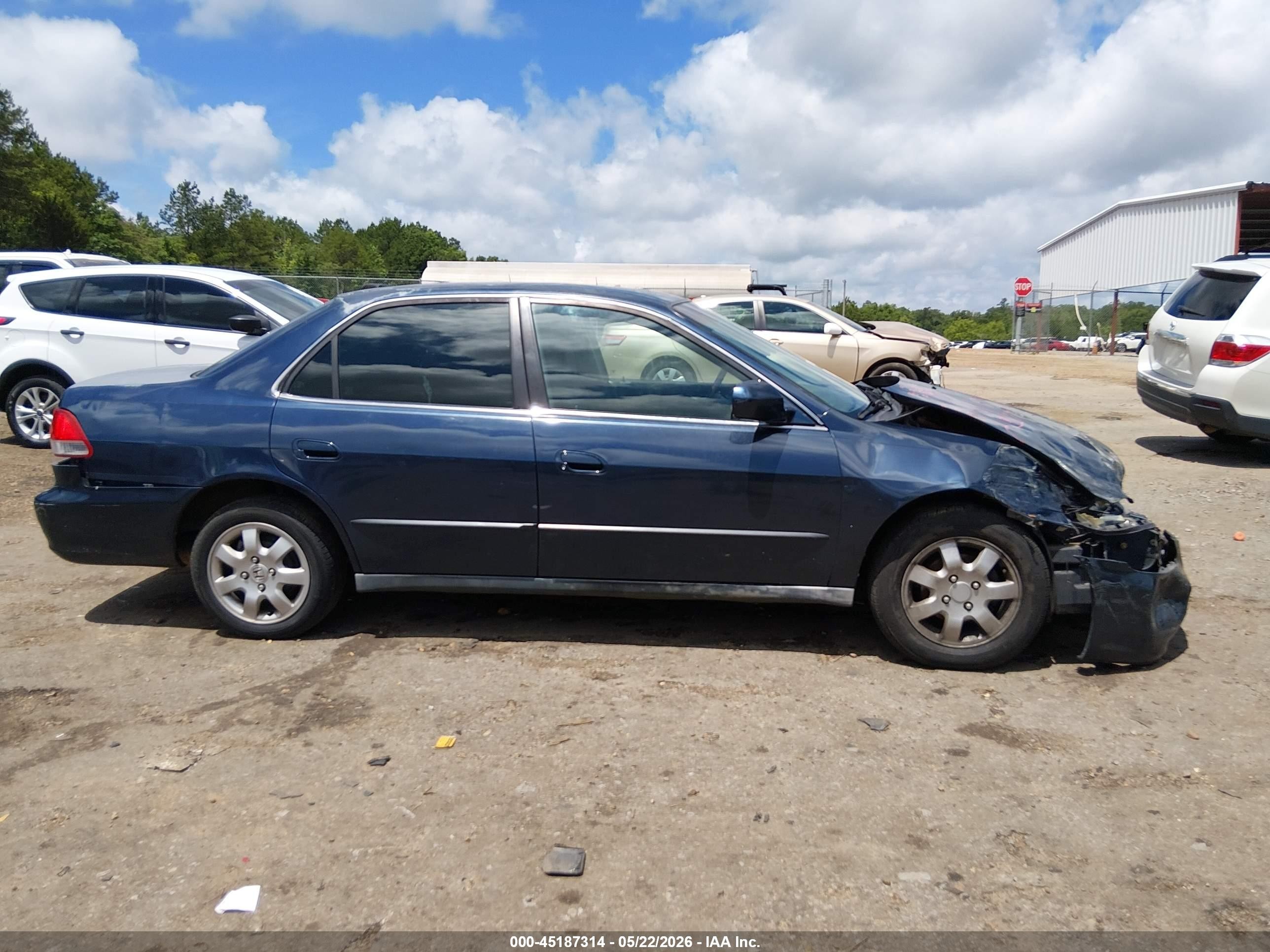 2000 Honda Accord 2.3 Lx Blue vin: 1HGCG5646YA008109