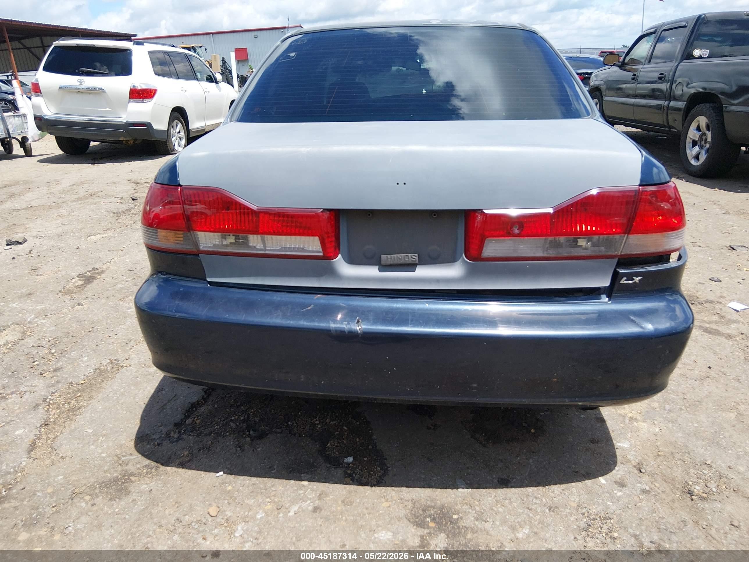 2000 Honda Accord 2.3 Lx Blue vin: 1HGCG5646YA008109