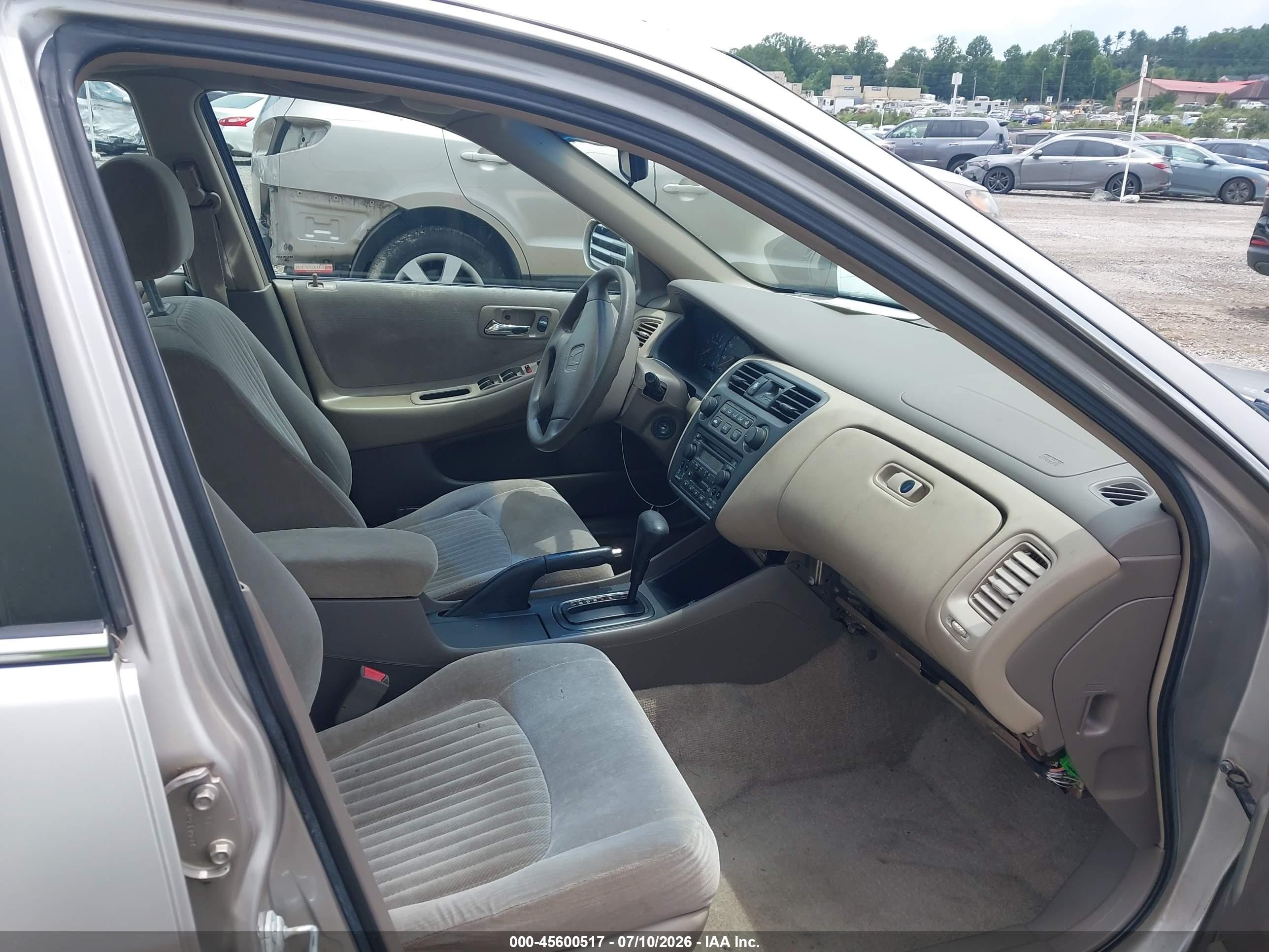 1998 Honda Accord Lx Silver vin: 1HGCG5647WA033663