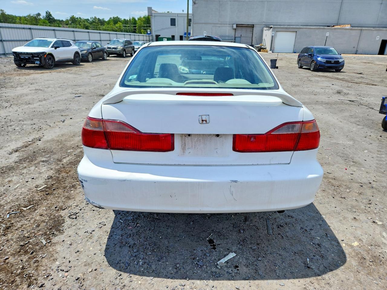 1998 Honda Accord Lx Белый vin: 1HGCG5647WA058854