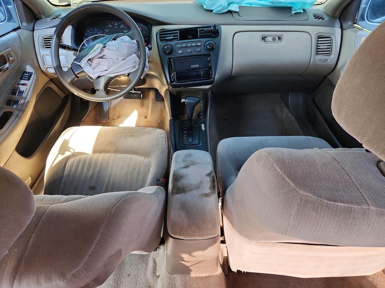 1998 Honda Accord Lx Silver vin: 1HGCG5647WA153432