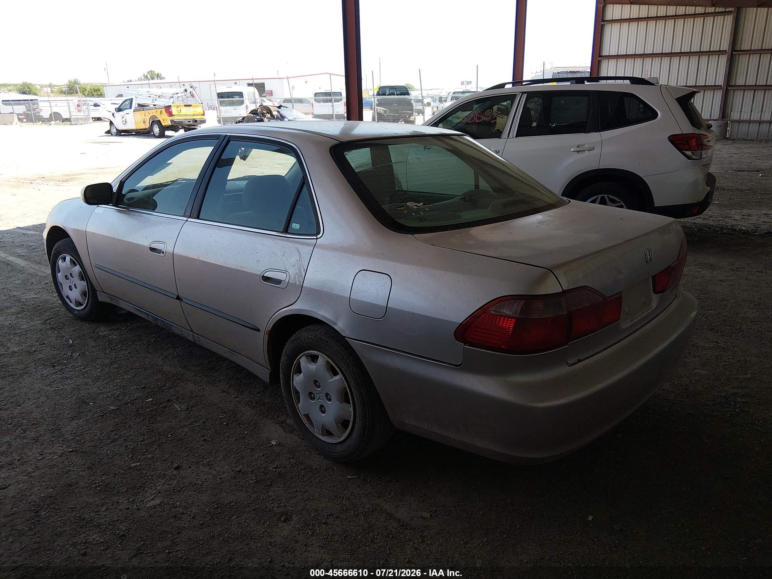 1998 Honda Accord Lx White vin: 1HGCG5647WA160154