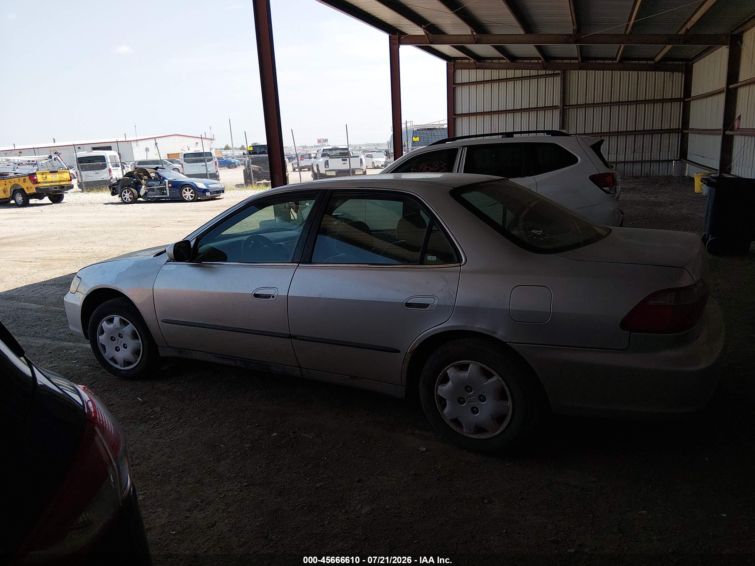 1998 Honda Accord Lx White vin: 1HGCG5647WA160154