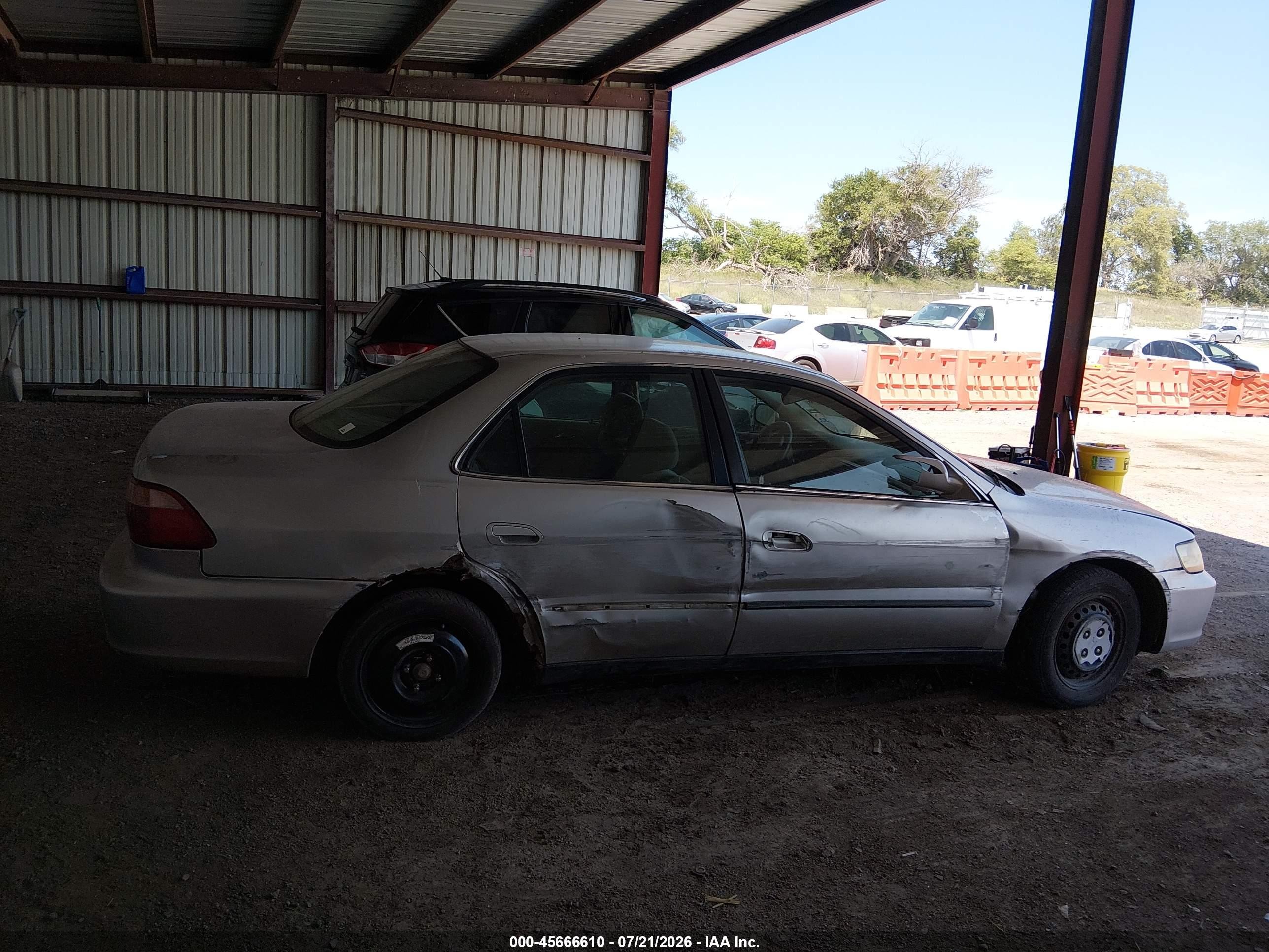 1998 Honda Accord Lx White vin: 1HGCG5647WA160154