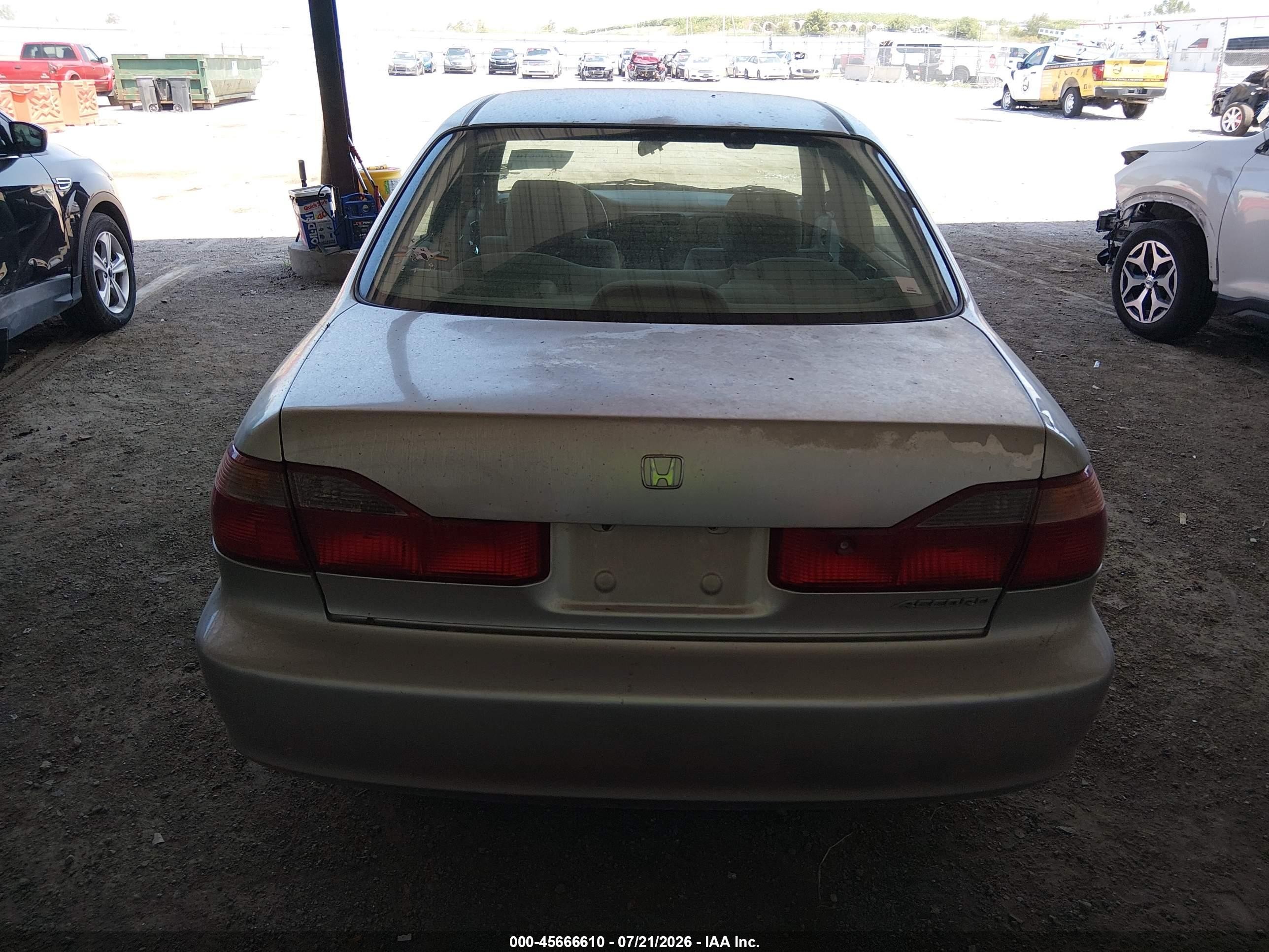1998 Honda Accord Lx White vin: 1HGCG5647WA160154