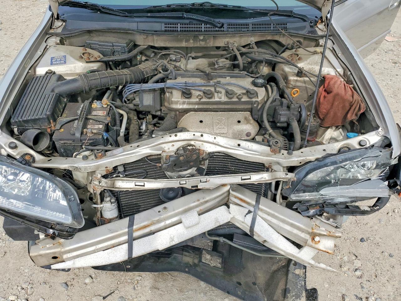 1998 Honda Accord Lx Серебряный vin: 1HGCG5647WA161272