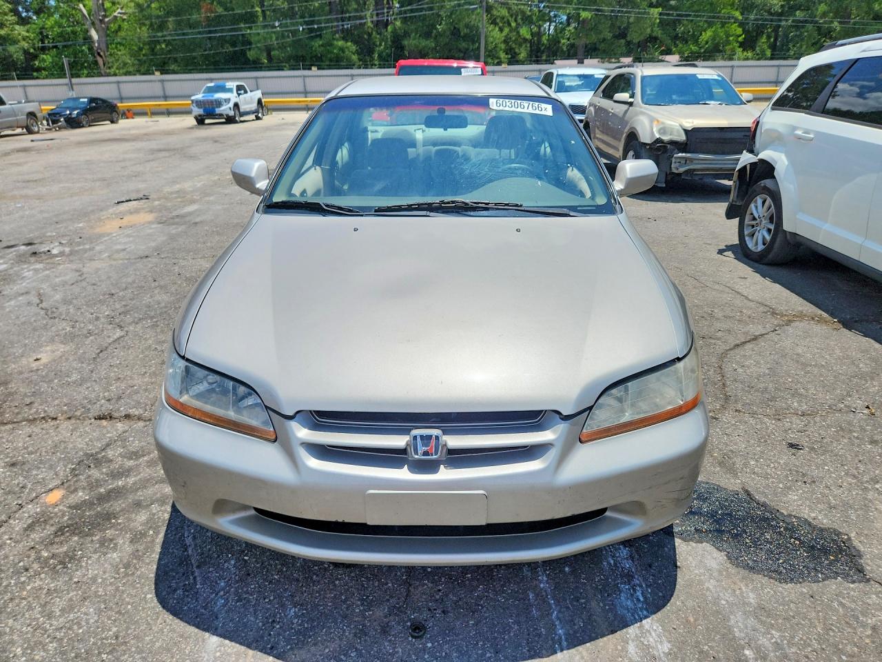 1999 Honda Accord Lx Tan vin: 1HGCG5647XA084517