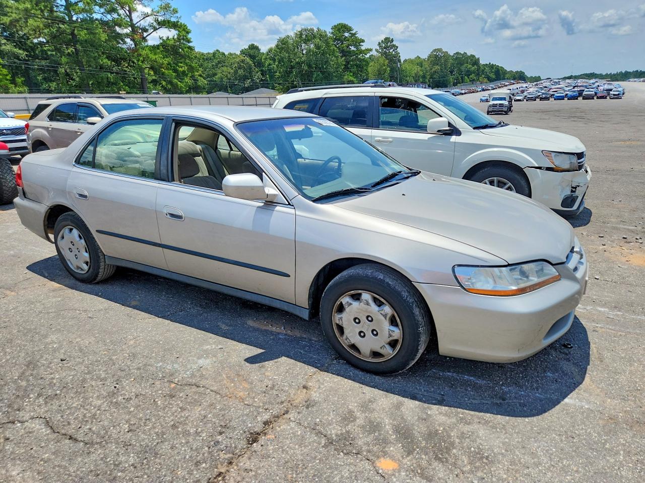1999 Honda Accord Lx Tan vin: 1HGCG5647XA084517