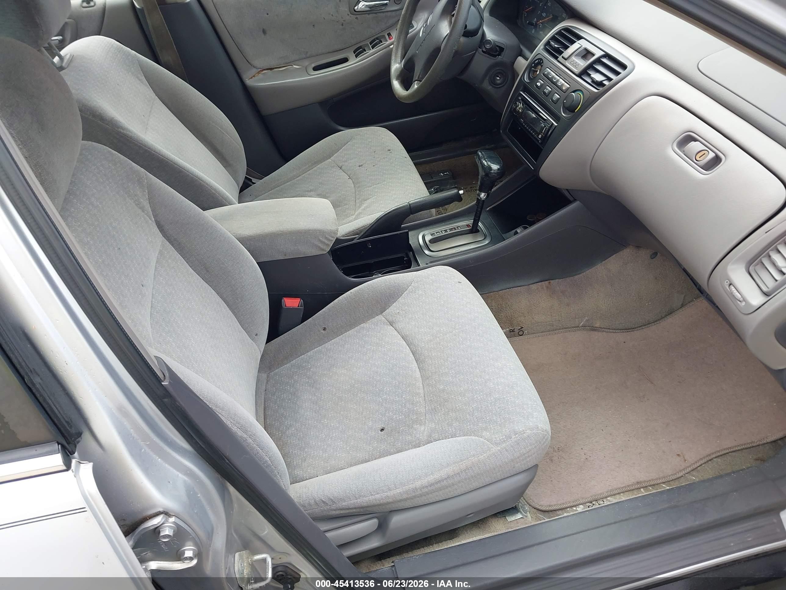 2001 Honda Accord 2.3 Lx Silver vin: 1HGCG56481A057768