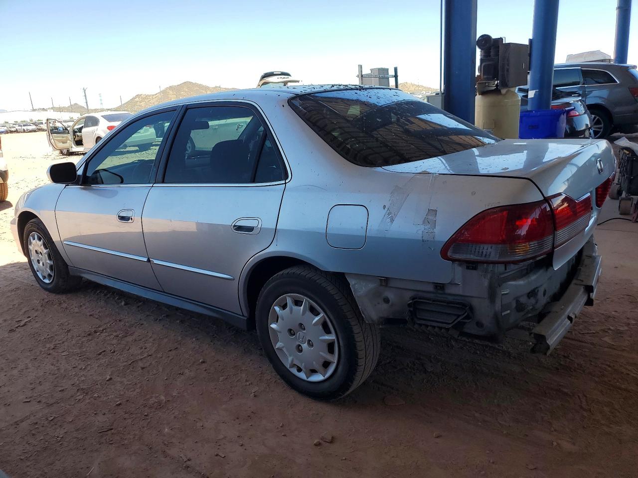 2002 Honda Accord Lx Silver vin: 1HGCG56482A075589