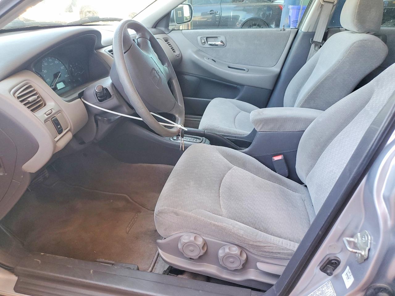 2002 Honda Accord Lx Silver vin: 1HGCG56482A075589