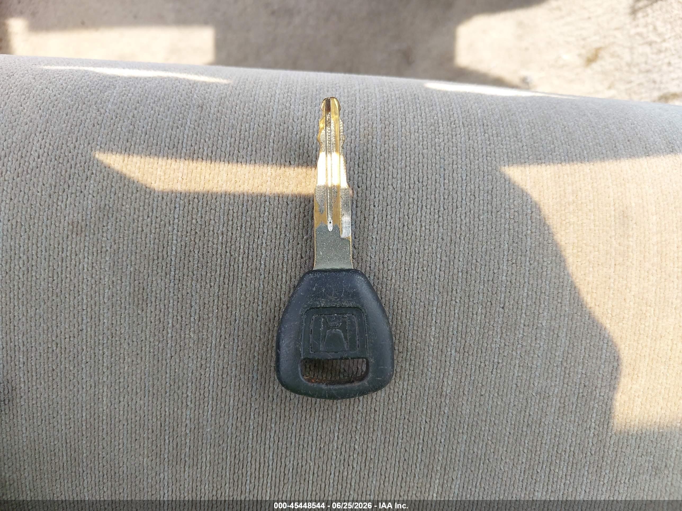1999 Honda Accord Lx Серебряный vin: 1HGCG5648XA049002
