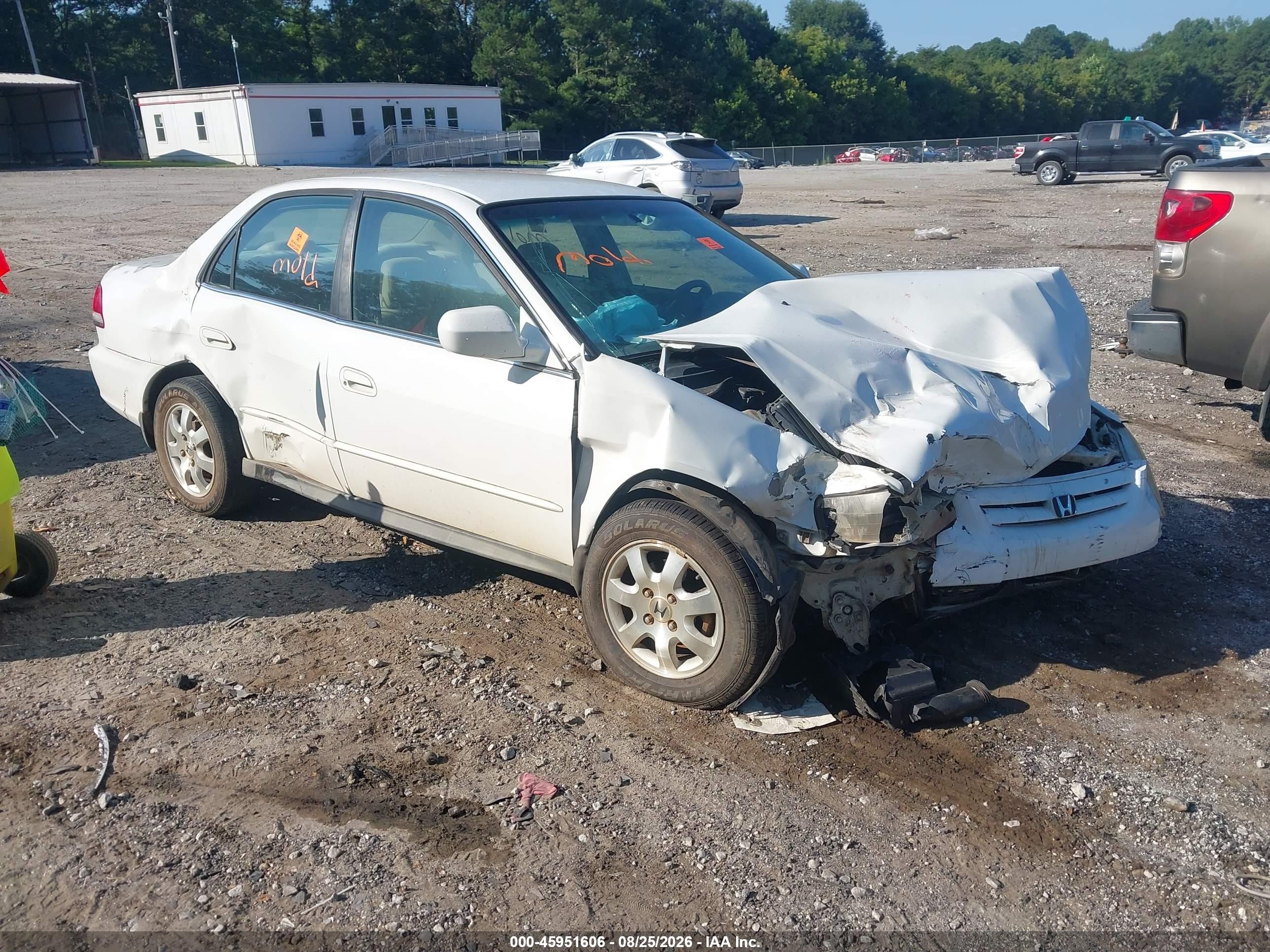 2002 Honda Accord 2.3 Lx Белый vin: 1HGCG56492A081174