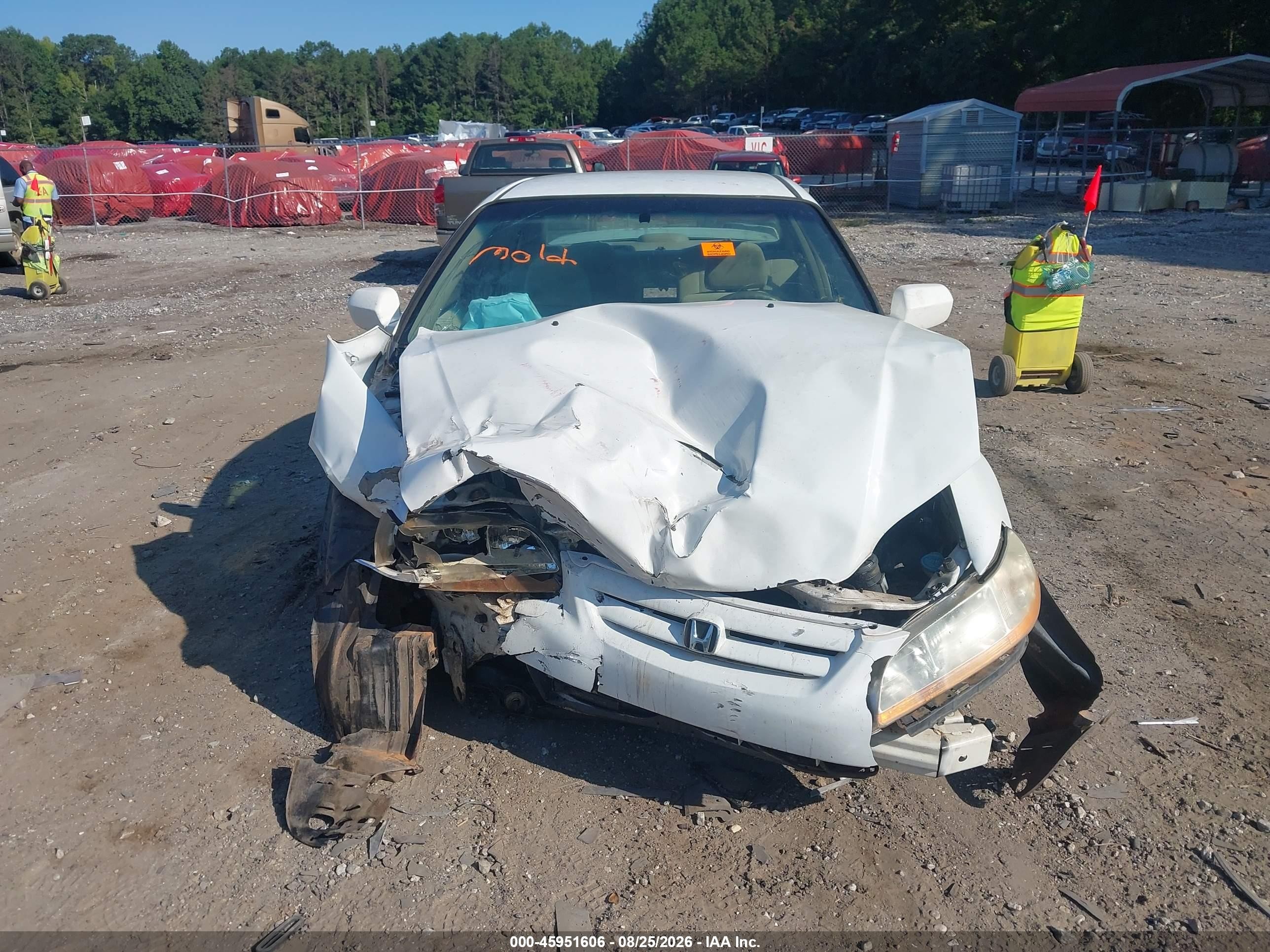 2002 Honda Accord 2.3 Lx Белый vin: 1HGCG56492A081174
