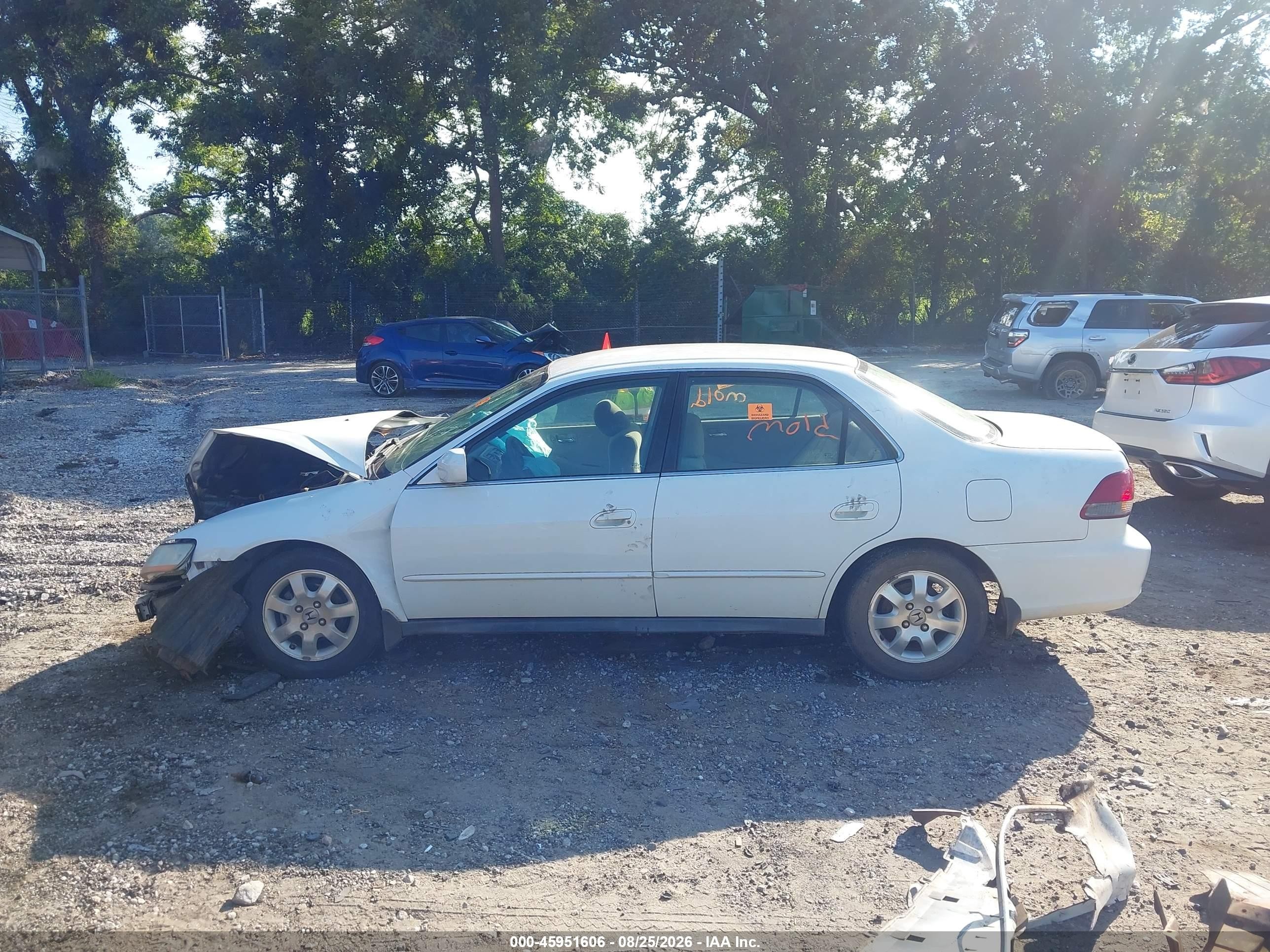 2002 Honda Accord 2.3 Lx Белый vin: 1HGCG56492A081174