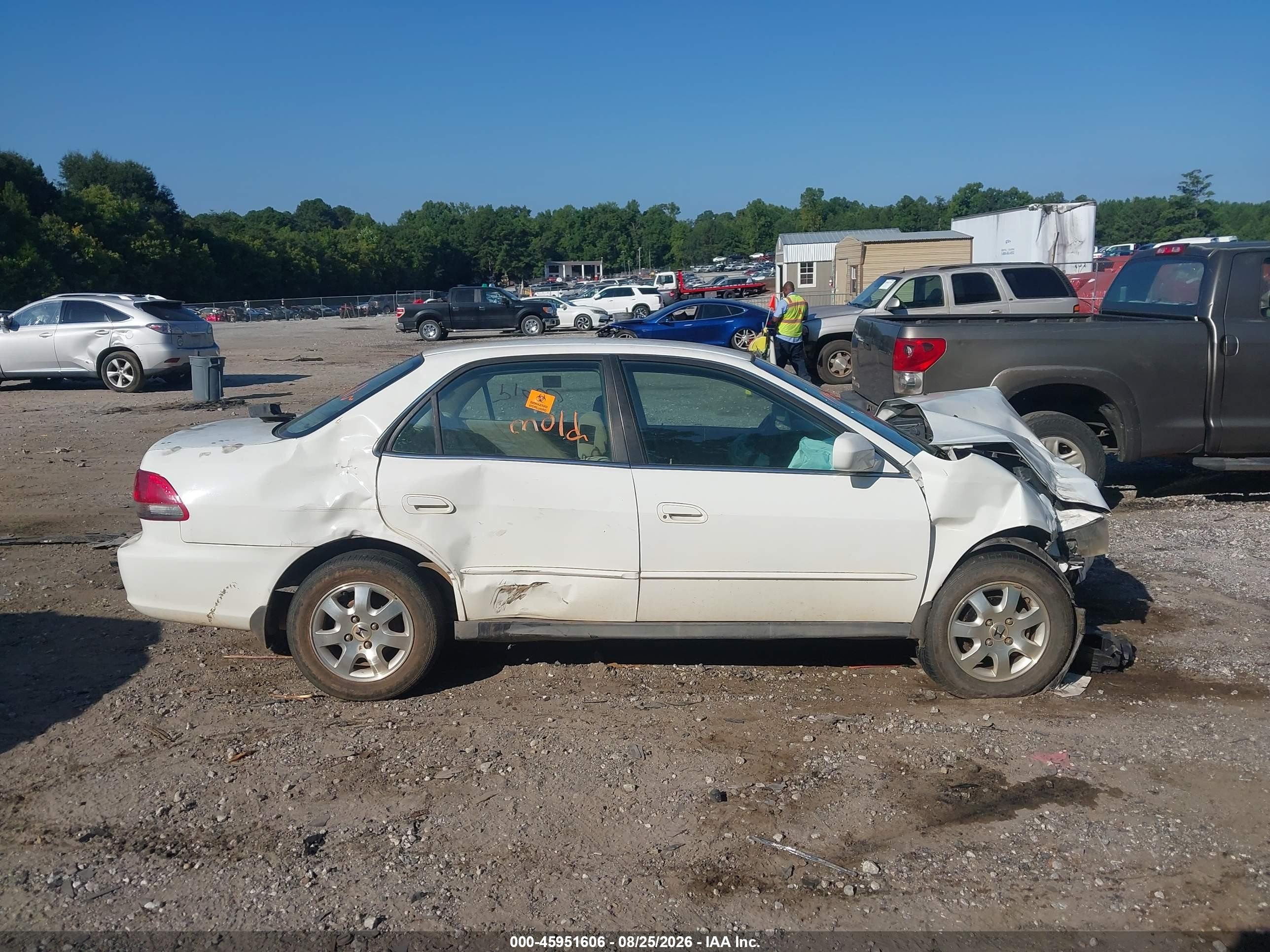 2002 Honda Accord 2.3 Lx Белый vin: 1HGCG56492A081174