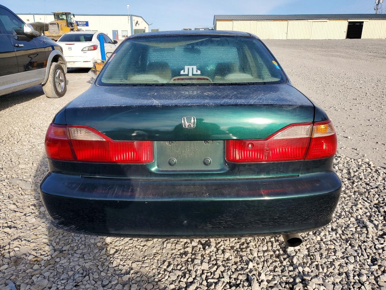 1998 Honda Accord Lx Green vin: 1HGCG5649WA096439