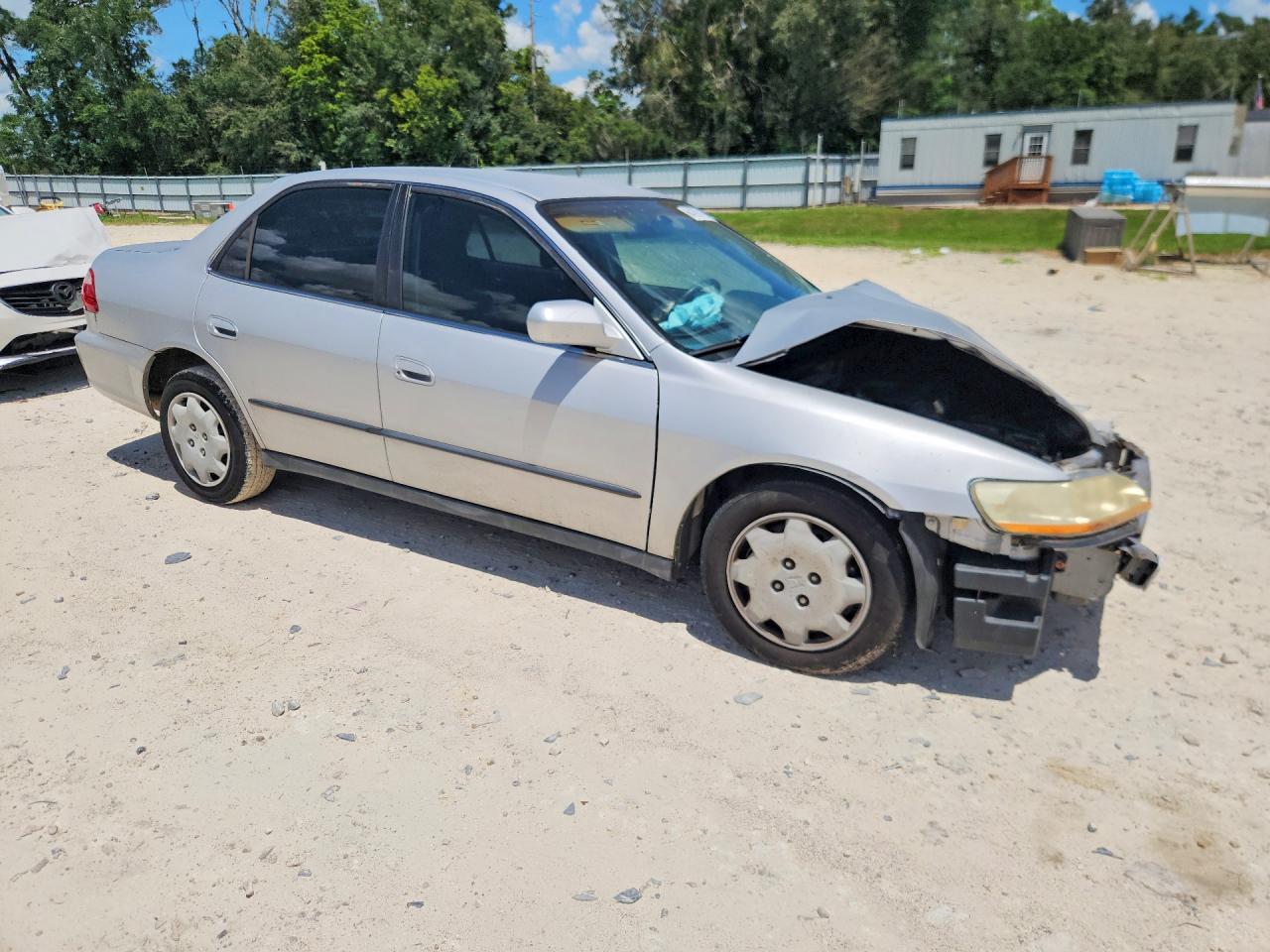 1998 Honda Accord Lx Silver vin: 1HGCG5649WA253063