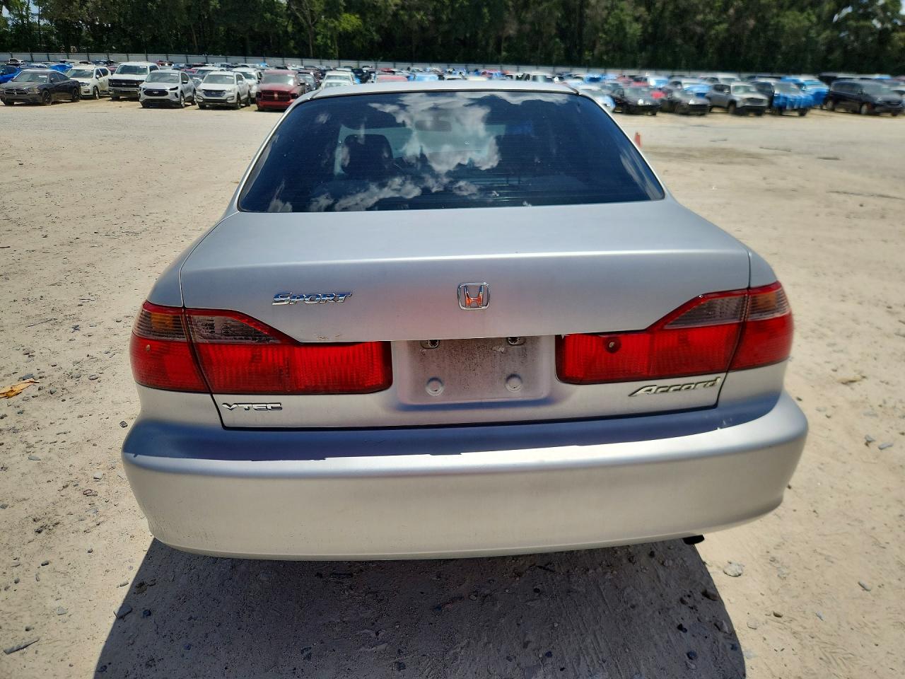 1998 Honda Accord Lx Silver vin: 1HGCG5649WA253063