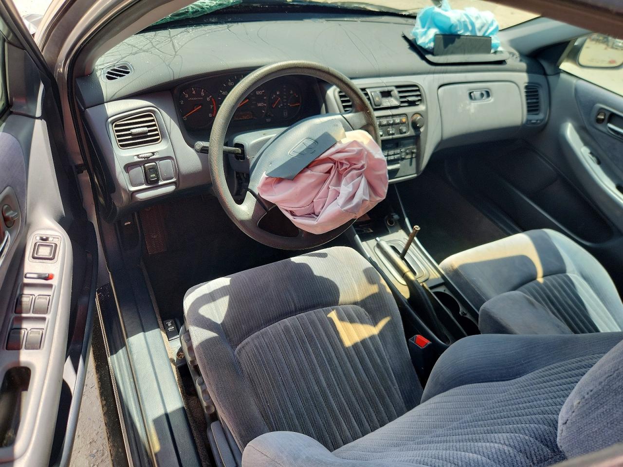 1998 Honda Accord Lx Silver vin: 1HGCG5649WA253063