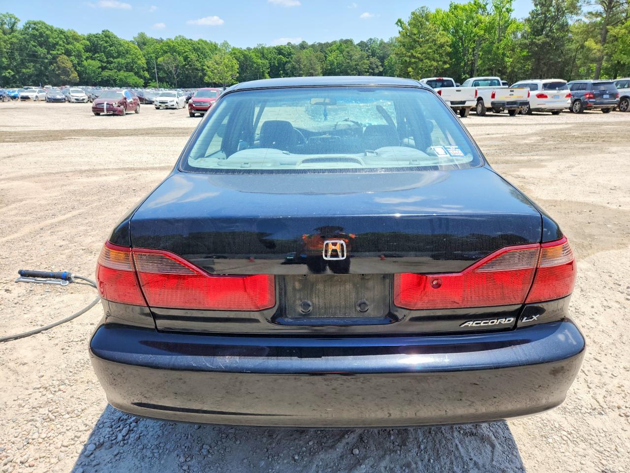 2000 Honda Accord Lx Black vin: 1HGCG5649YA130690